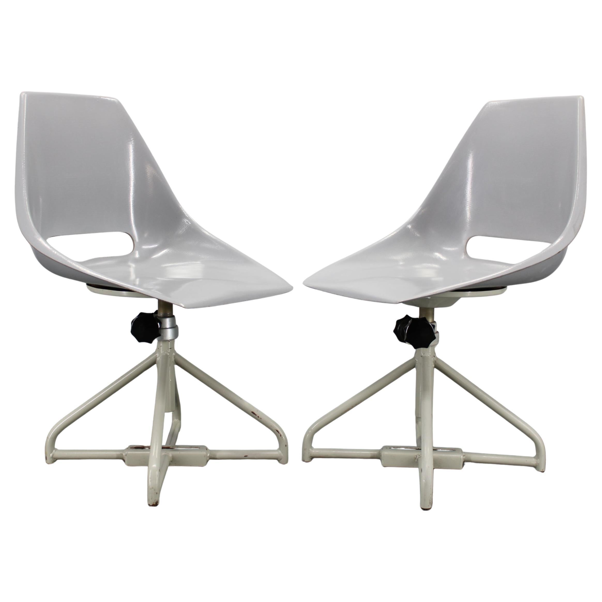 1960s Miroslav Navratil Pair of Fiberglass Chairs for Vertex, Czechoslovakia