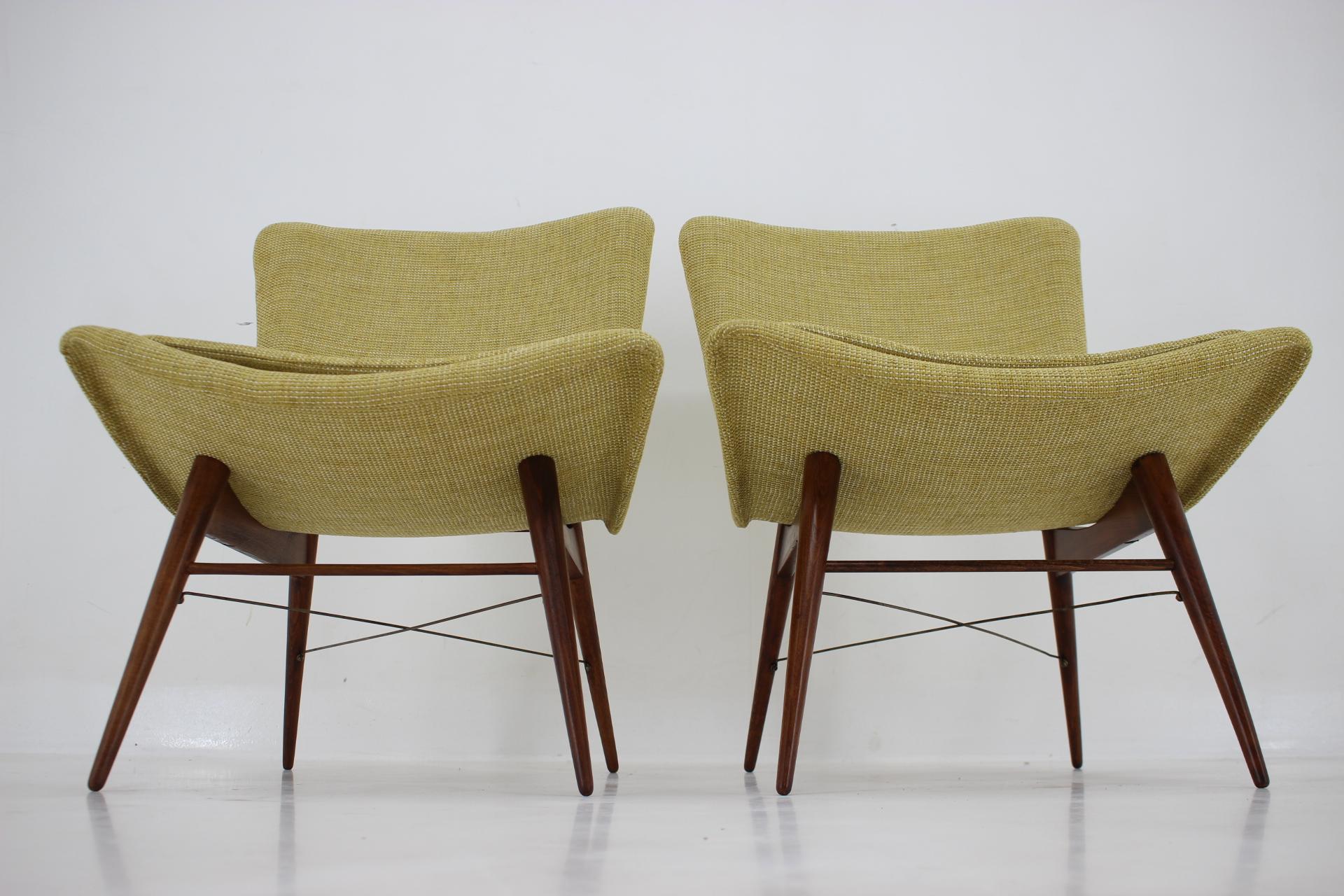 1960s Miroslav Navratil Pair of Shell Lounge Chairs 7