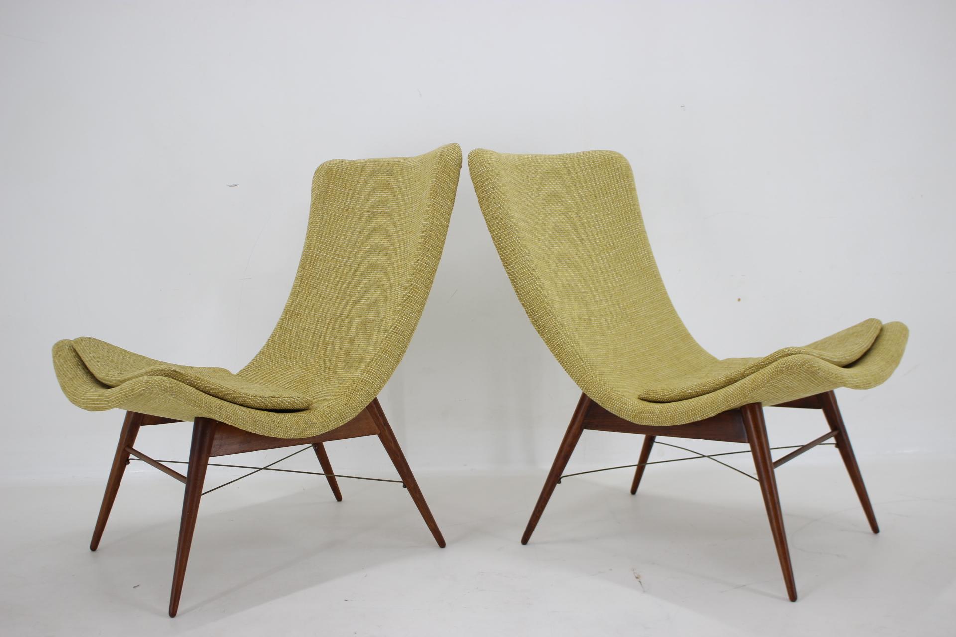 1960s Miroslav Navratil Pair of Shell Lounge Chairs 2