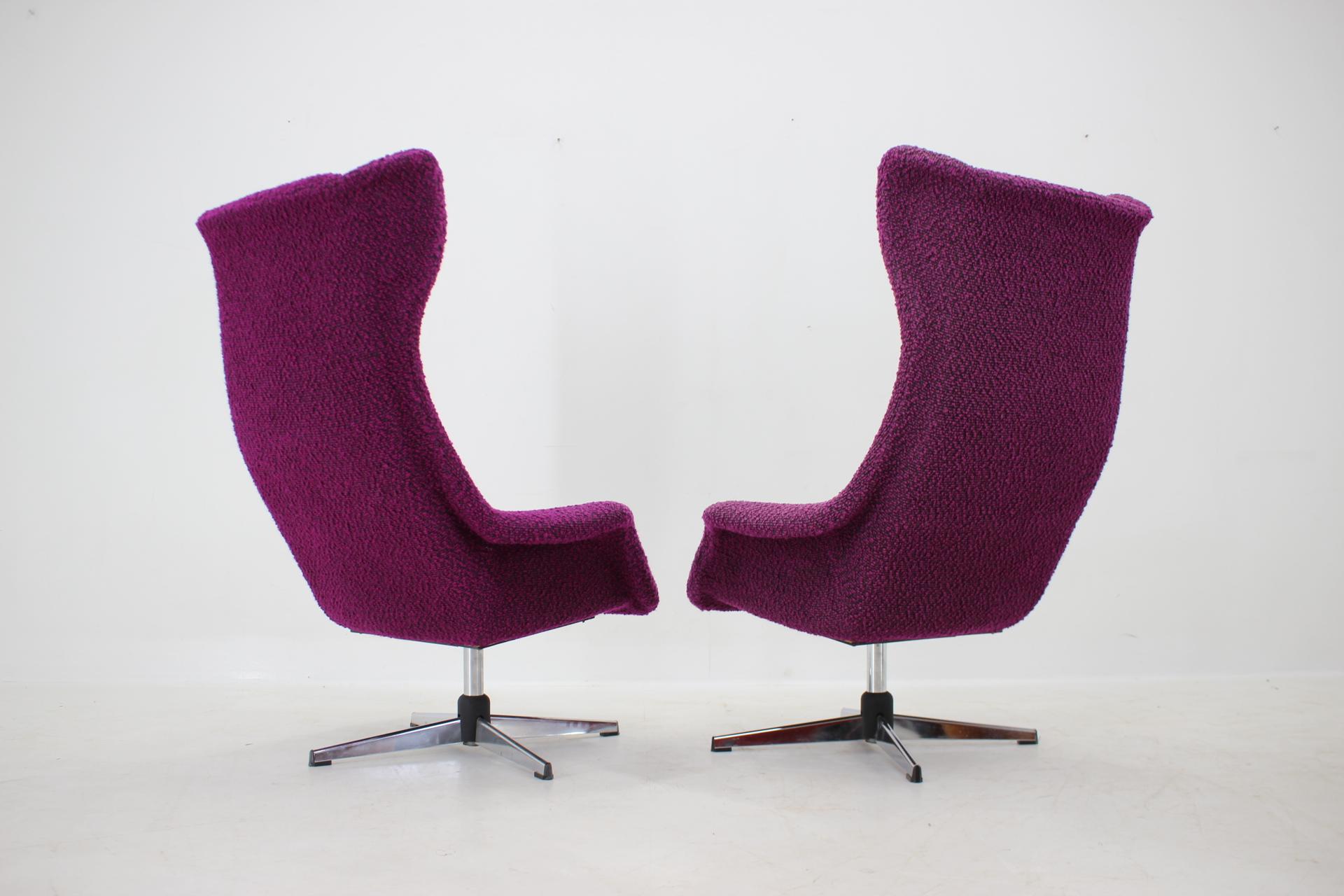 1960s Miroslav Navratil Pair of Swivel Wingback Lounge Chairs For Sale 4
