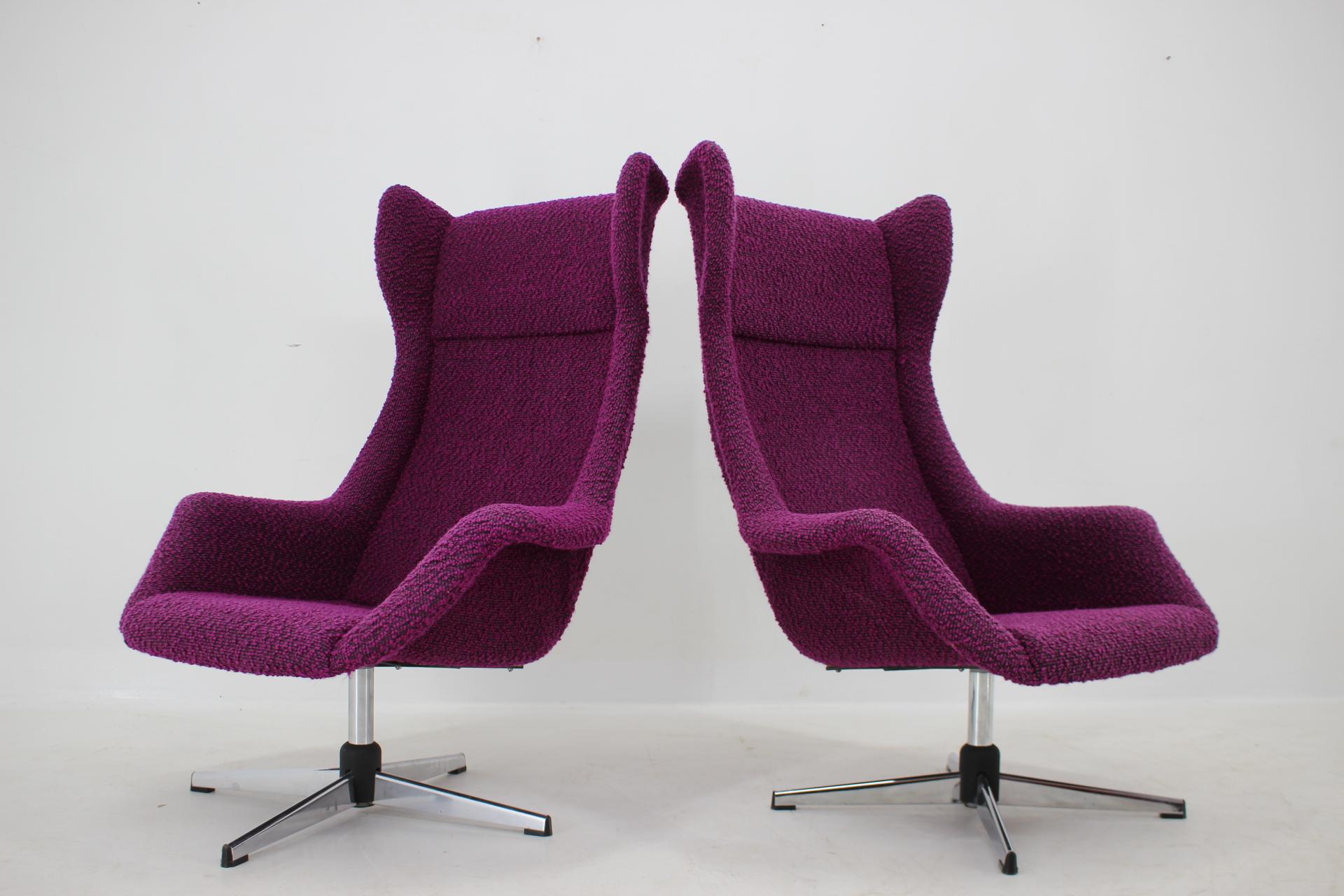 Fabric 1960s Miroslav Navratil Pair of Swivel Wingback Lounge Chairs For Sale
