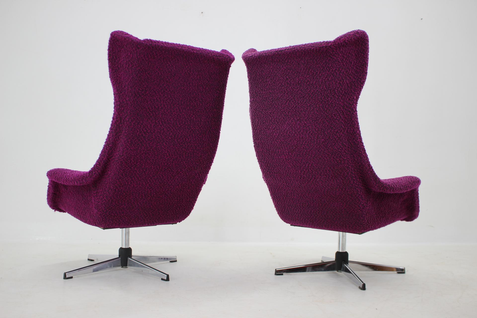 1960s Miroslav Navratil Pair of Swivel Wingback Lounge Chairs For Sale 2