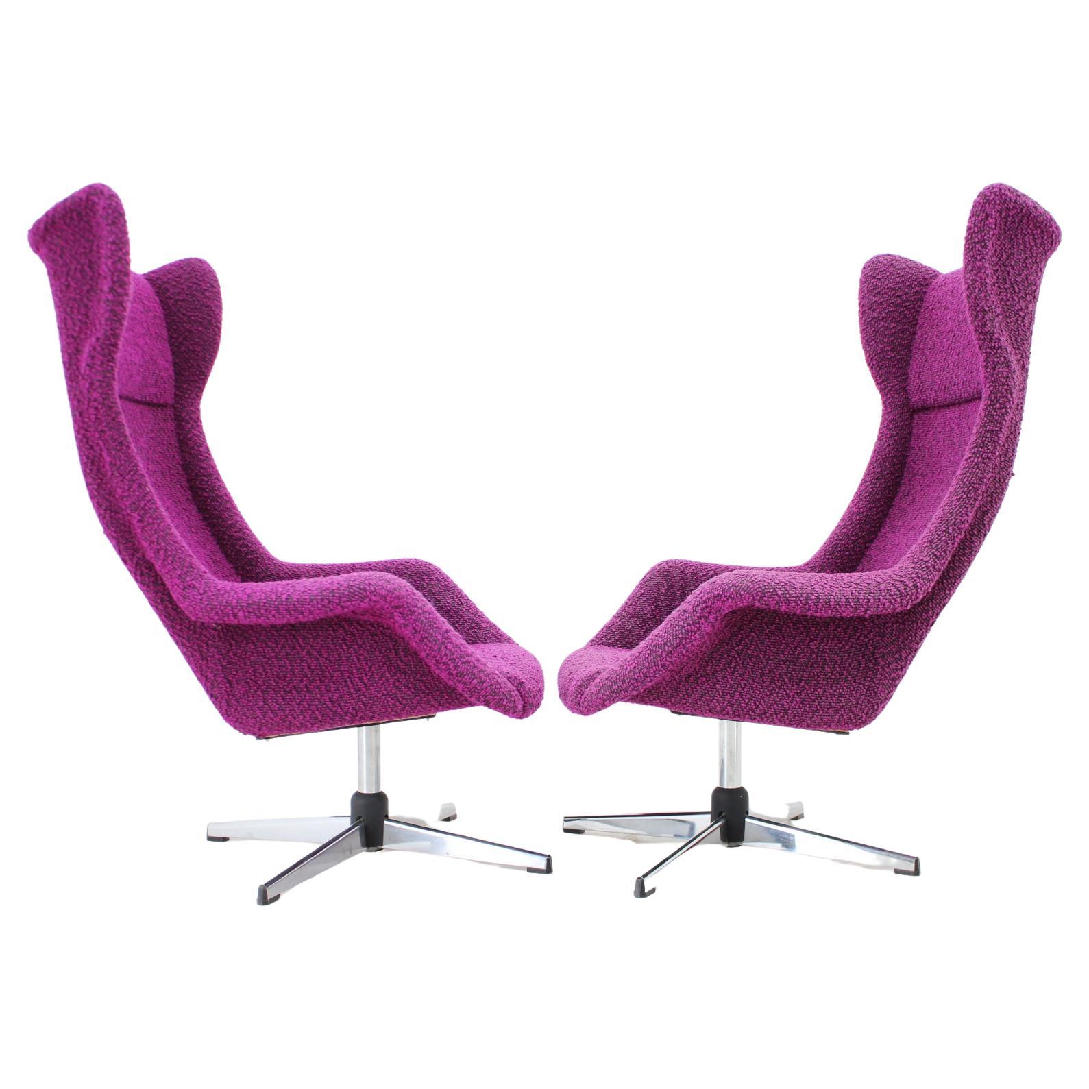 1960s Miroslav Navratil Pair of Swivel Wingback Lounge Chairs For Sale