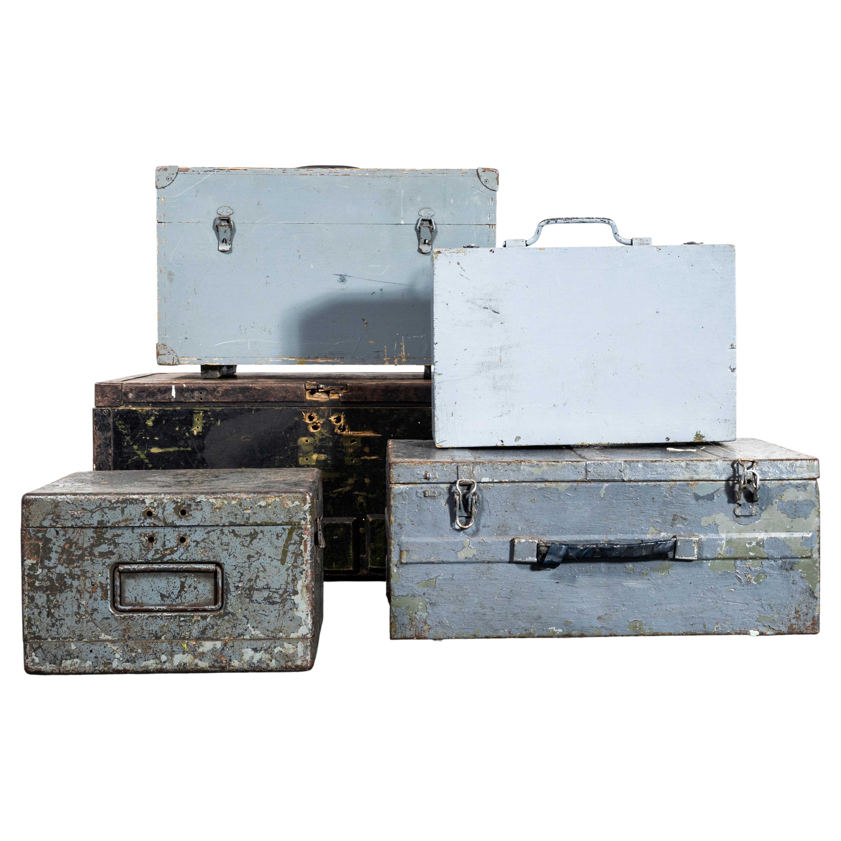 Cajas mixtas de equipos industriales de los años 60 - Juego de cinco