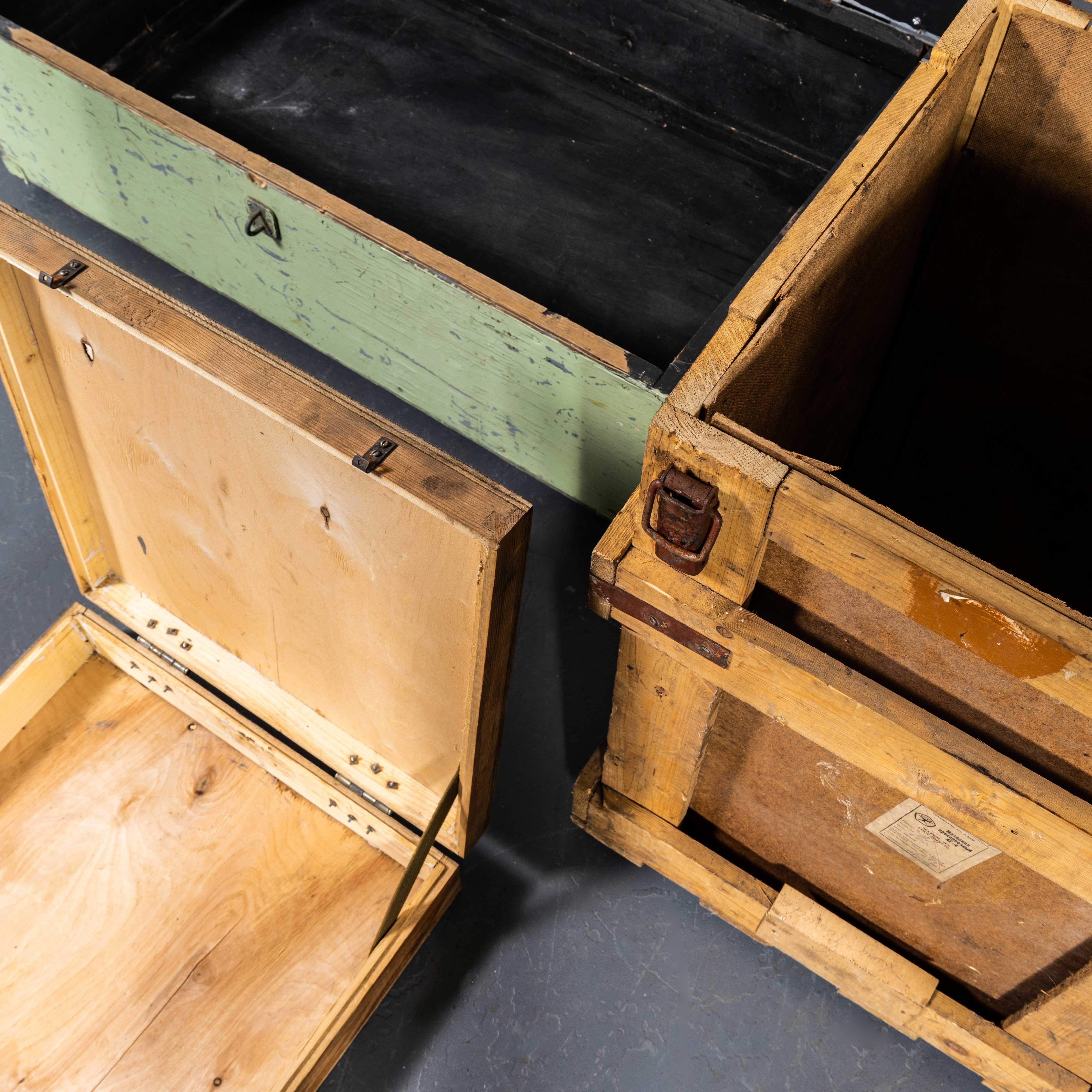 Cajas mixtas de equipos industriales de los años 60 - Juego de tres cajas mediados del siglo XX en venta