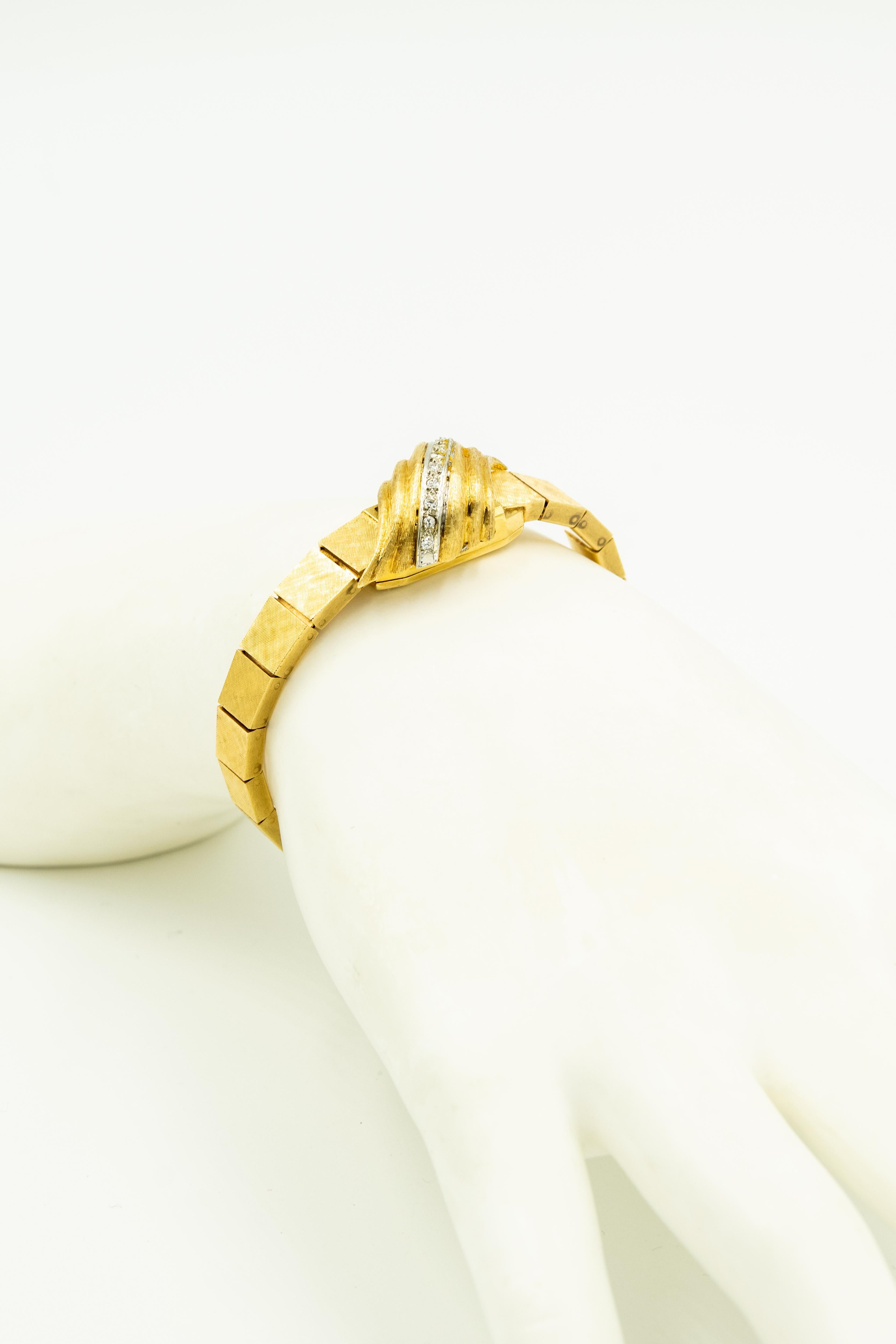 1960s Moba Diamond Florentine Finish Gold Covered Ladies Wristwatch Bracelet 2
