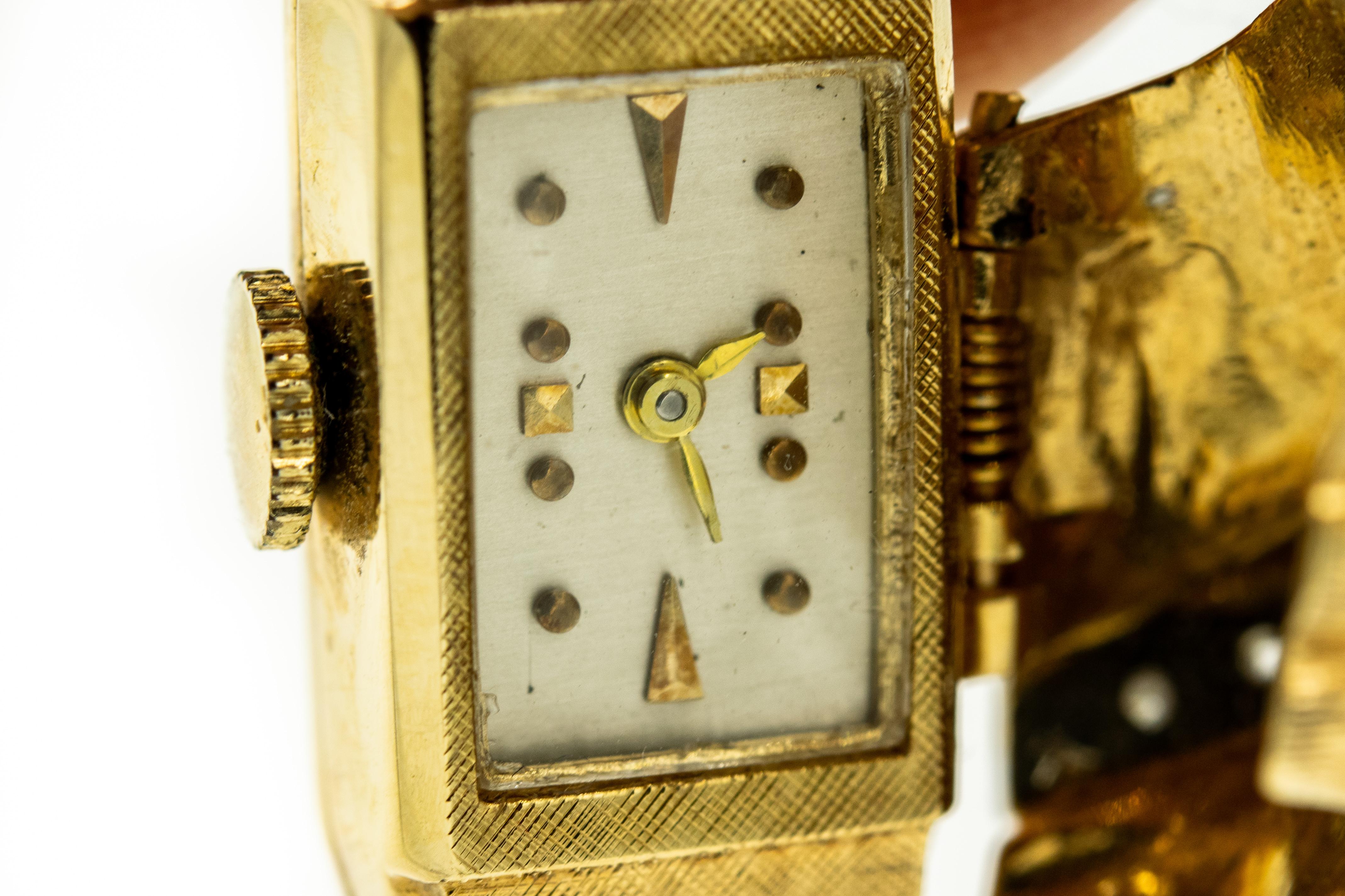 1960s Moba Diamond Florentine Finish Gold Covered Ladies Wristwatch Bracelet 1