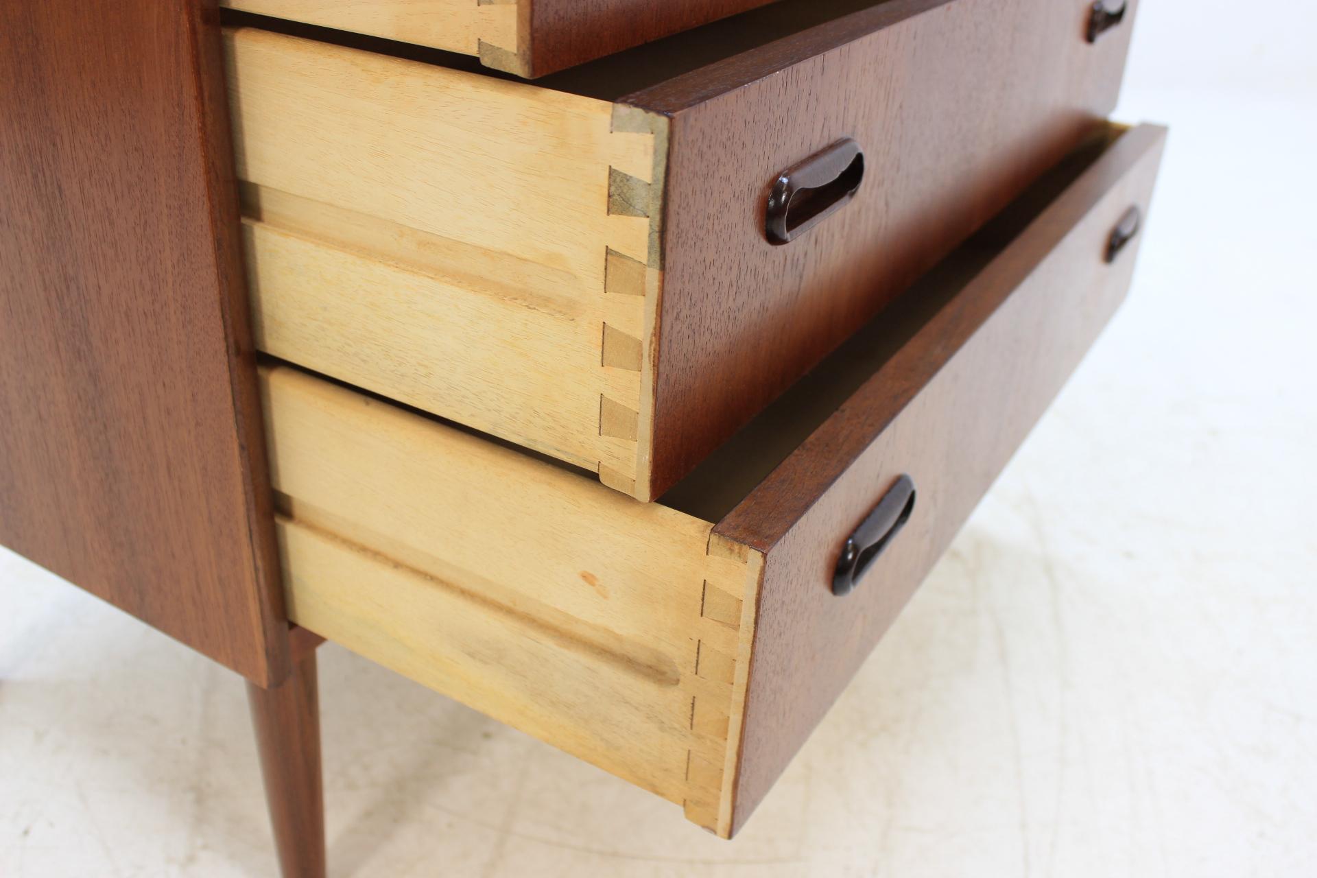 1960s Mobelfabrik Danish Teak Chest of Drawers In Good Condition In Praha, CZ