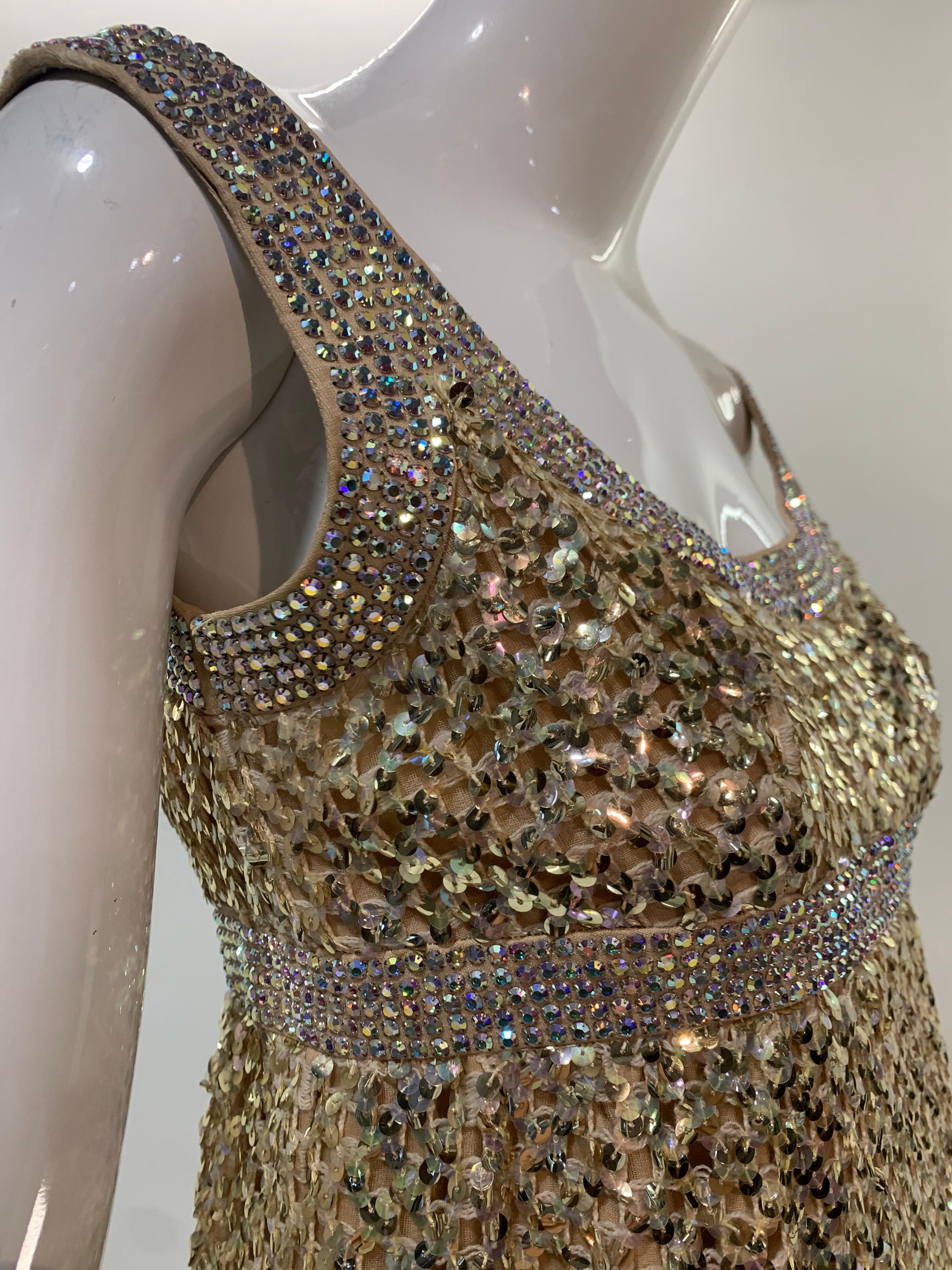 1960er Jahre Mod Empire Taille Kleid in Gold Pailletten Gitter und schillernden Strasssteinen im Angebot 1