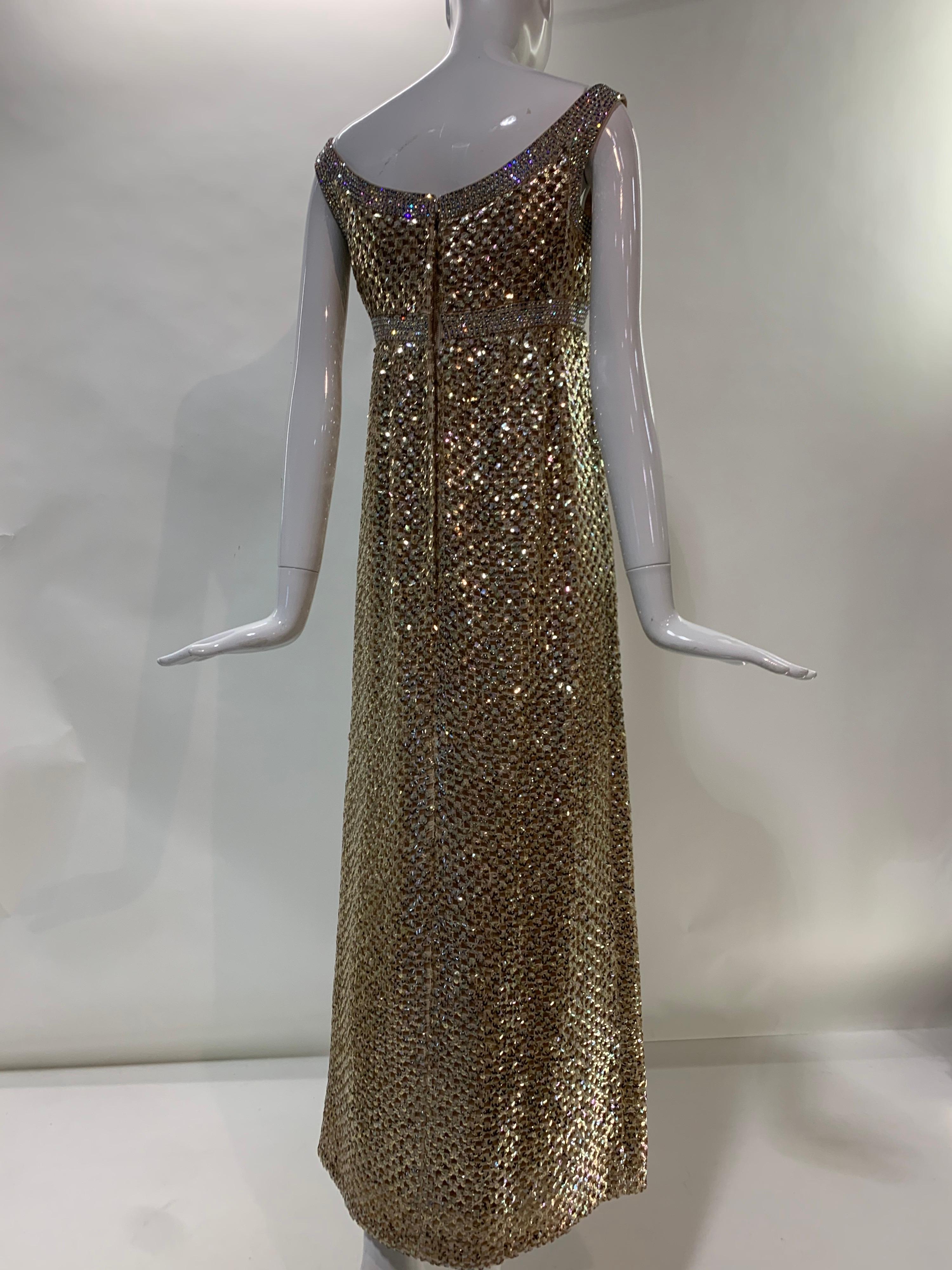 1960er Jahre Mod Empire Taille Kleid in Gold Pailletten Gitter und schillernden Strasssteinen im Angebot 4