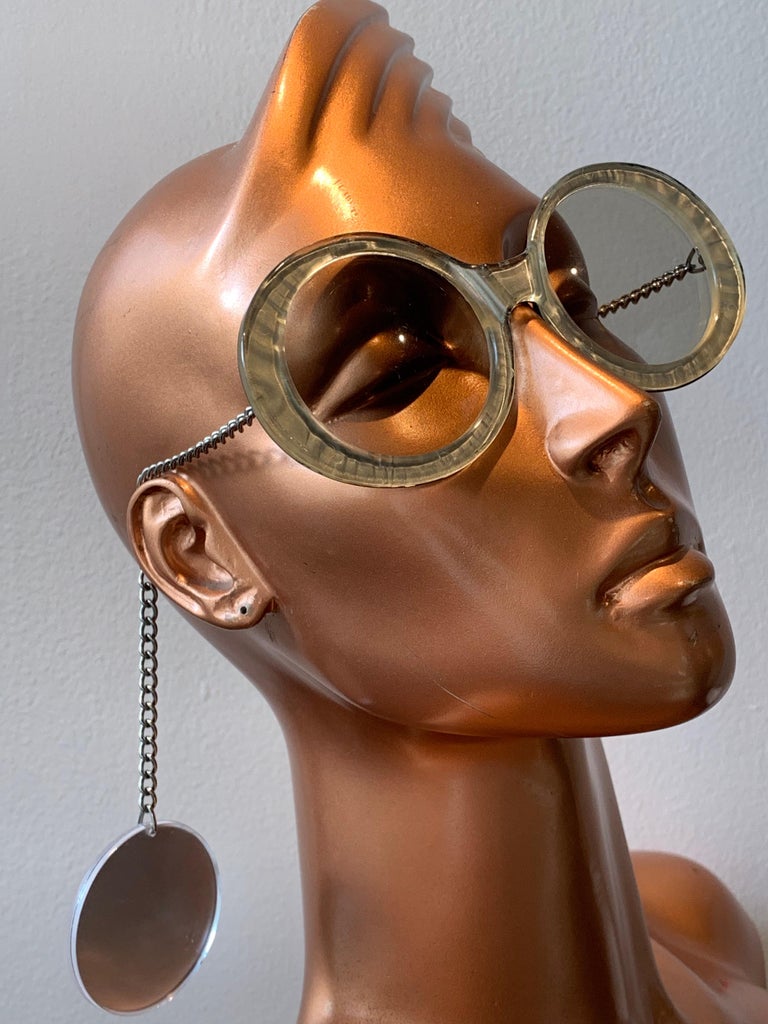 Women's 1960s Mod Oyster Shell Acrylic Oversized Round Sunglasses W/ Chainlink Arm & Fob