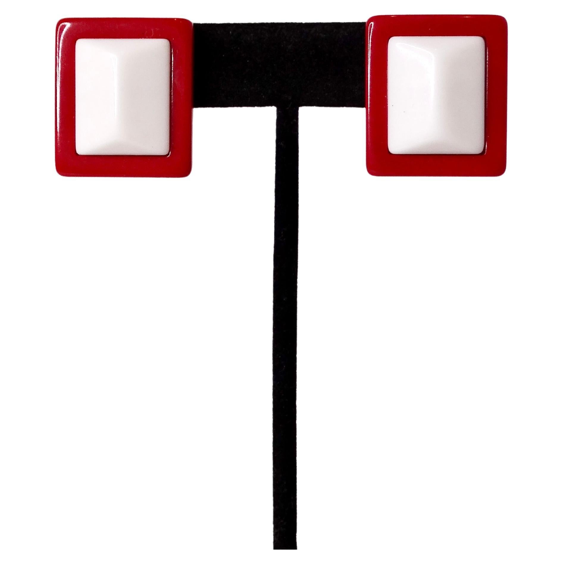 Women's 1960s Mod Red & White Geometric Contrast Earrings For Sale