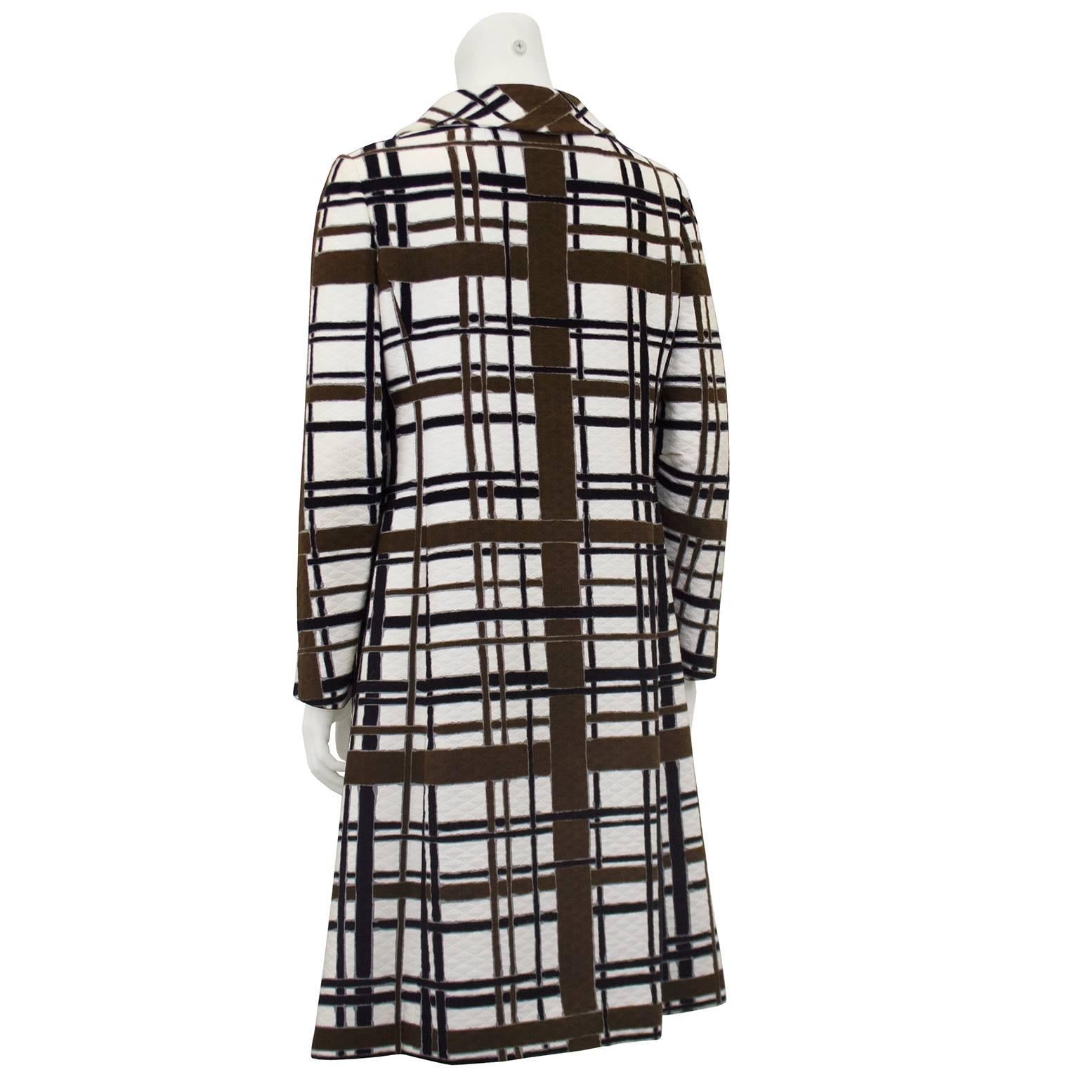 1960s Mod Style Cream, Brown, Grey and Black Windowpane Coat  In Excellent Condition In Toronto, Ontario