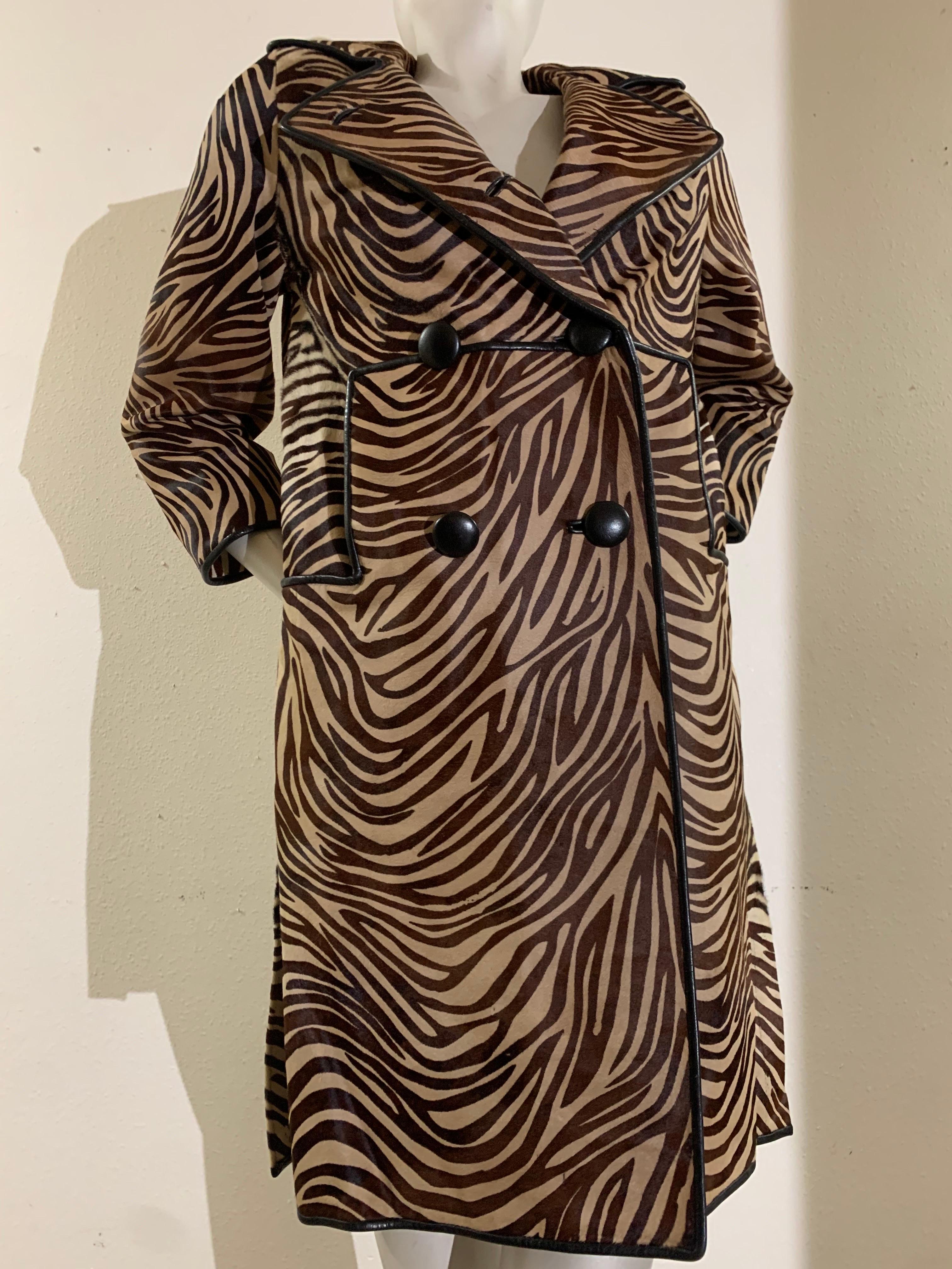 Cappotto doppiopetto in pelle di vitello tigrata e stencil degli anni '60 con tasche laterali in vendita 6