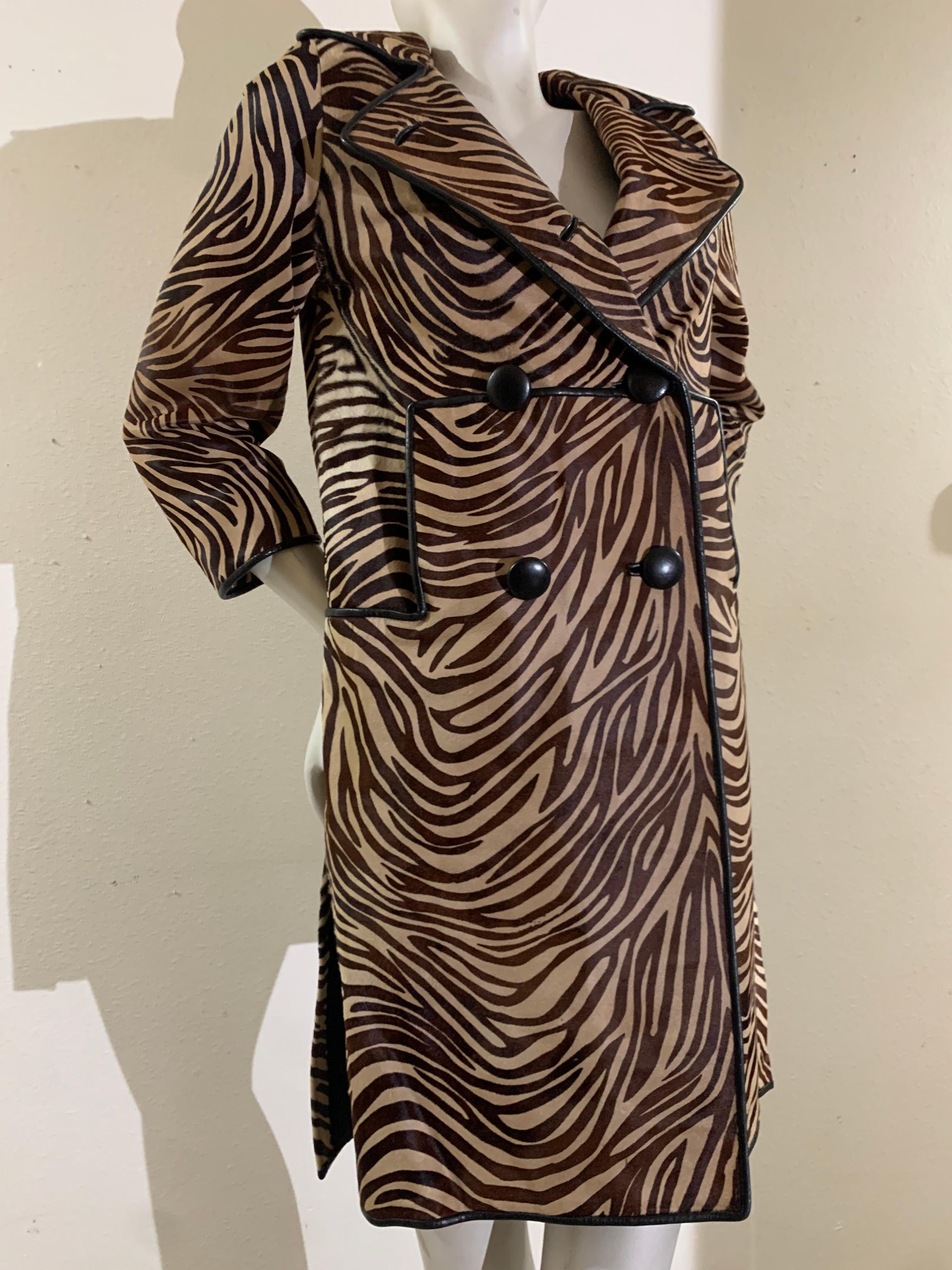 Cappotto doppiopetto in pelle di vitello tigrata e stencil degli anni '60 con tasche laterali in vendita 8