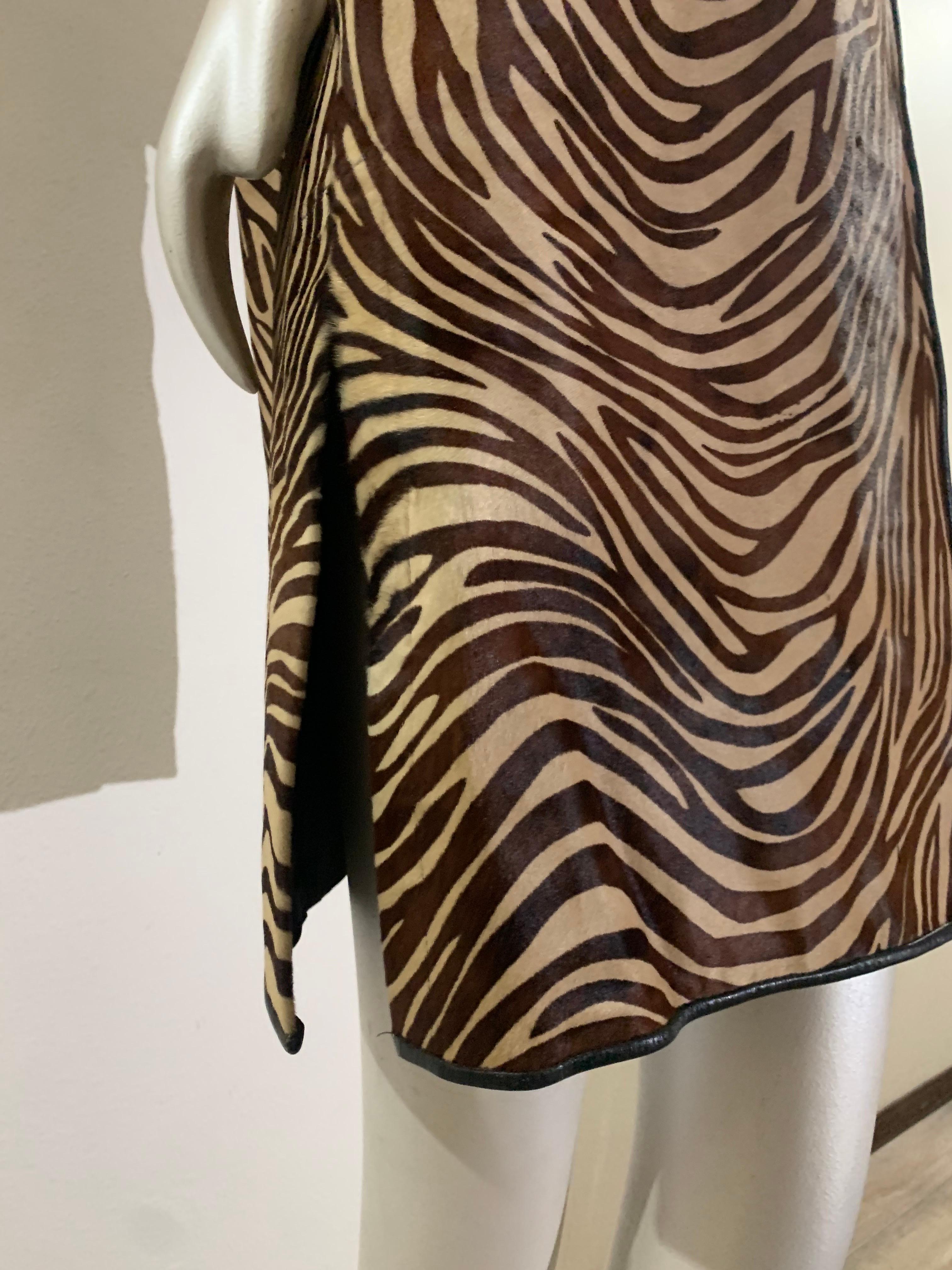 Cappotto doppiopetto in pelle di vitello tigrata e stencil degli anni '60 con tasche laterali in vendita 1