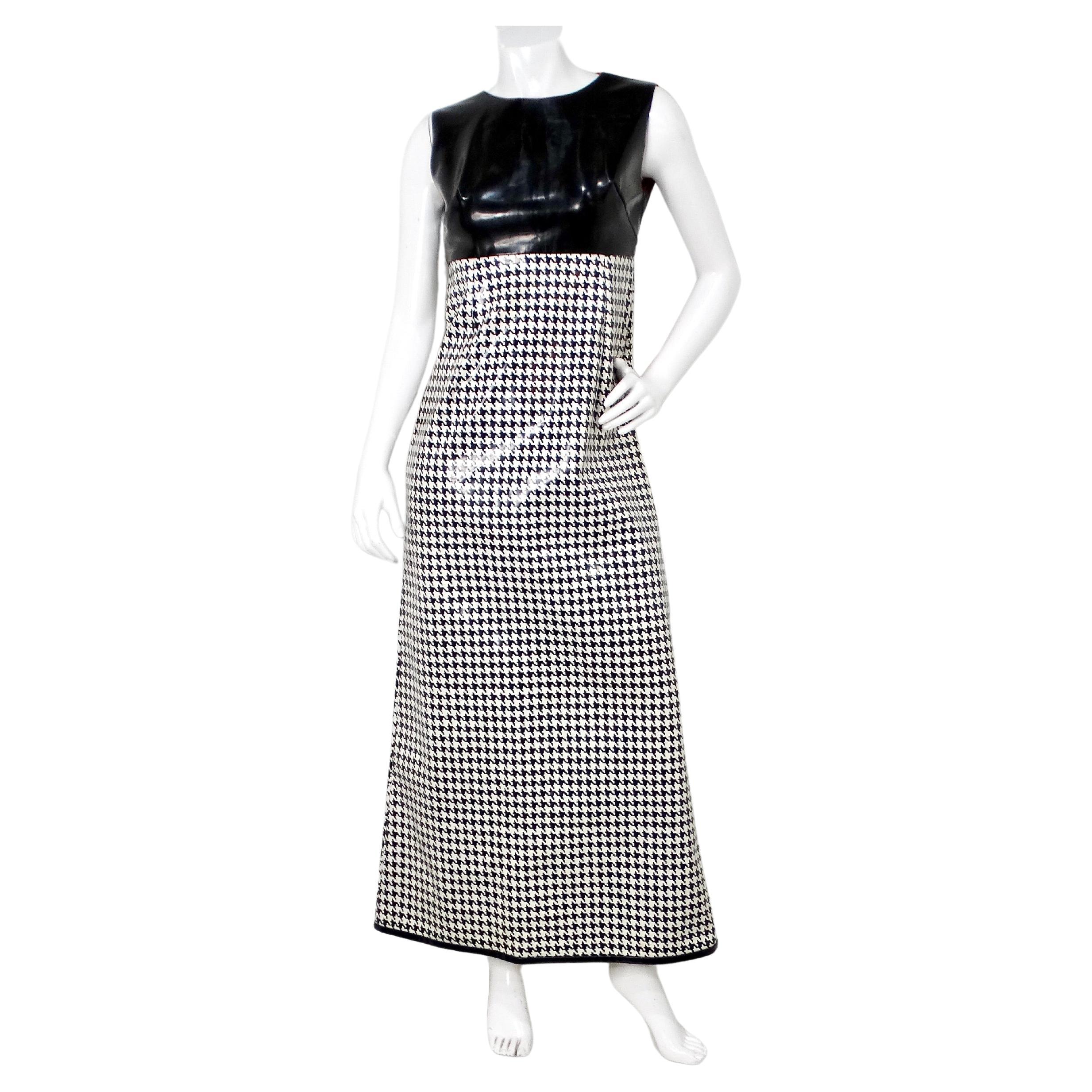 Maxi abito senza maniche in pied-de-poule bianco e nero Mod Vinyl degli anni '60