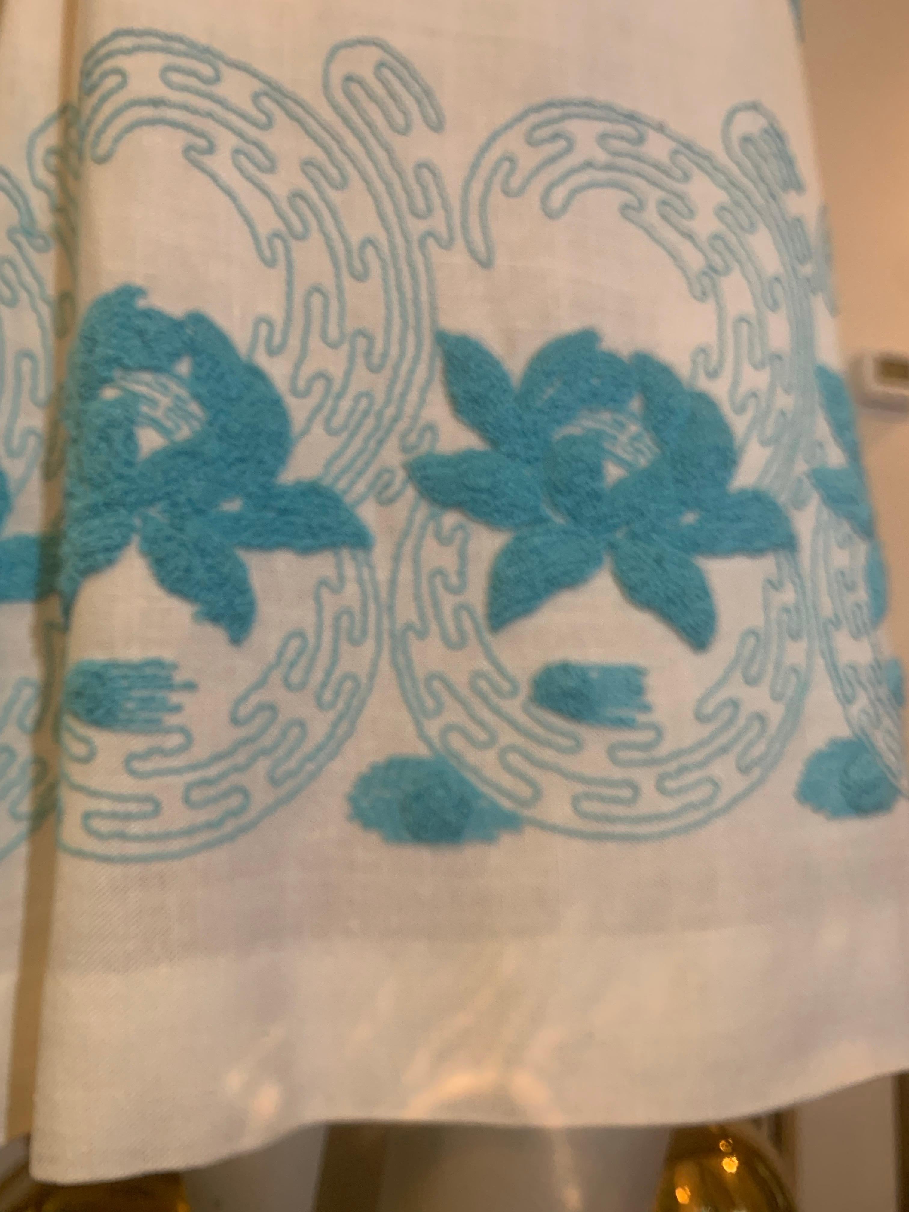 1960s Mod White Linen A-Line Day Dress w Turquoise Scarf & Crewel Embroidery: R&K Originals.  A breezy spring/summer look with 3-dimensional embroidered floral on a lightweight, unlined linen. Attached scarf tie can be tied in any fashion, bow, loop