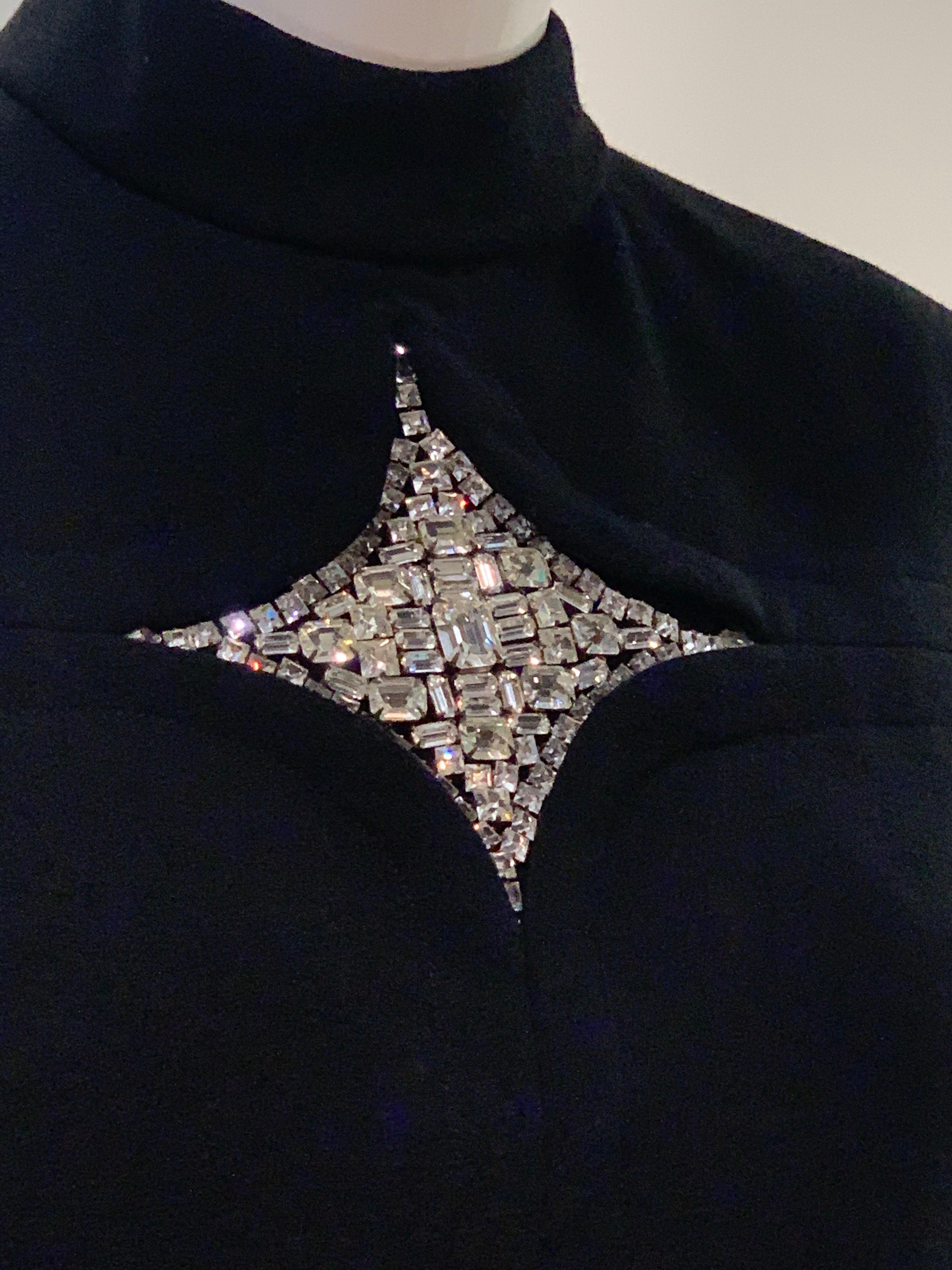 1960s Mod Wool Crepe Tailored Cocktail Dress w/ Rhinestone Star Inset at Center For Sale 9
