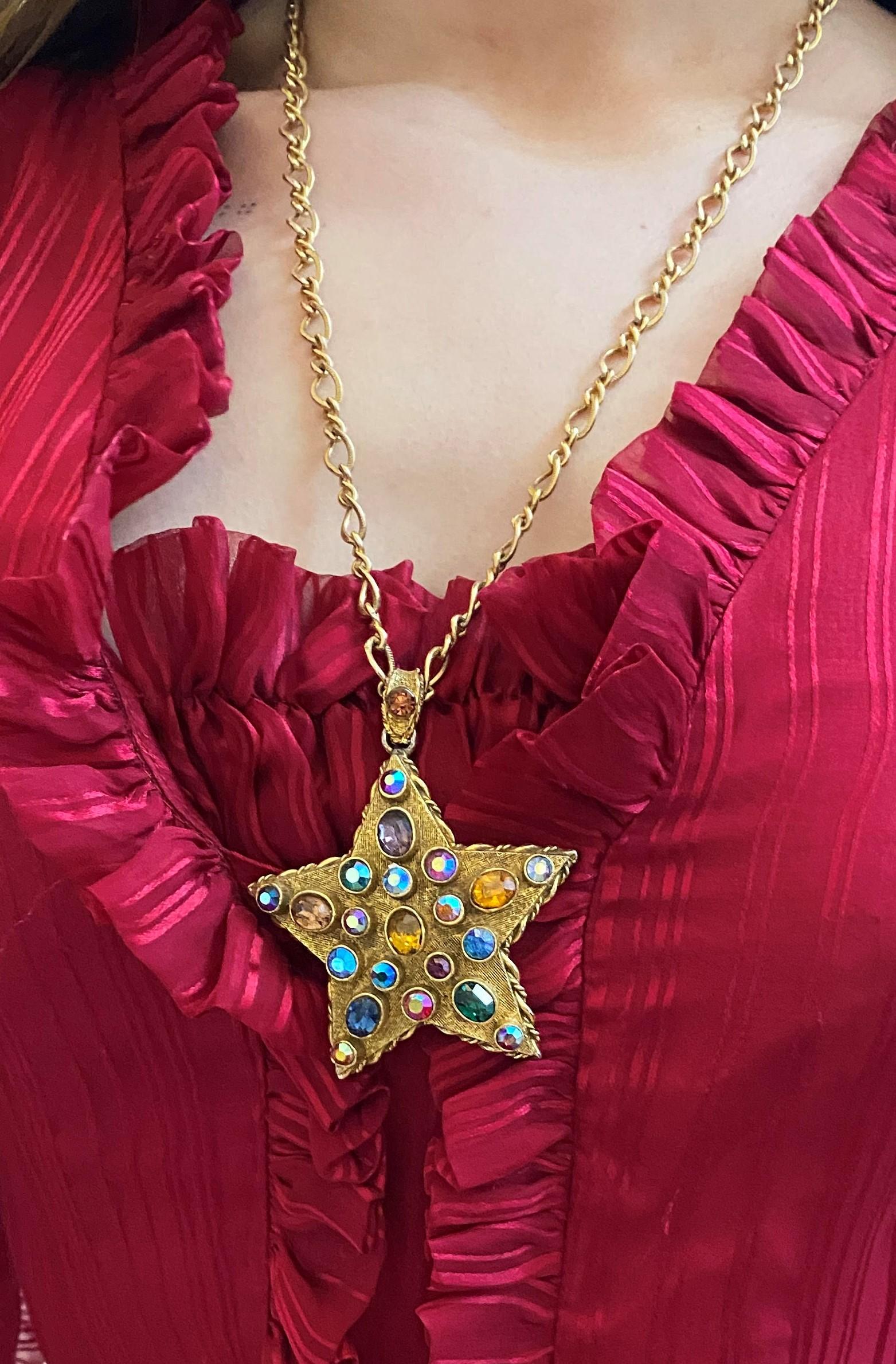 1960s Mode Art Star Pendant Necklace With Multicoloured Rhinestones 3