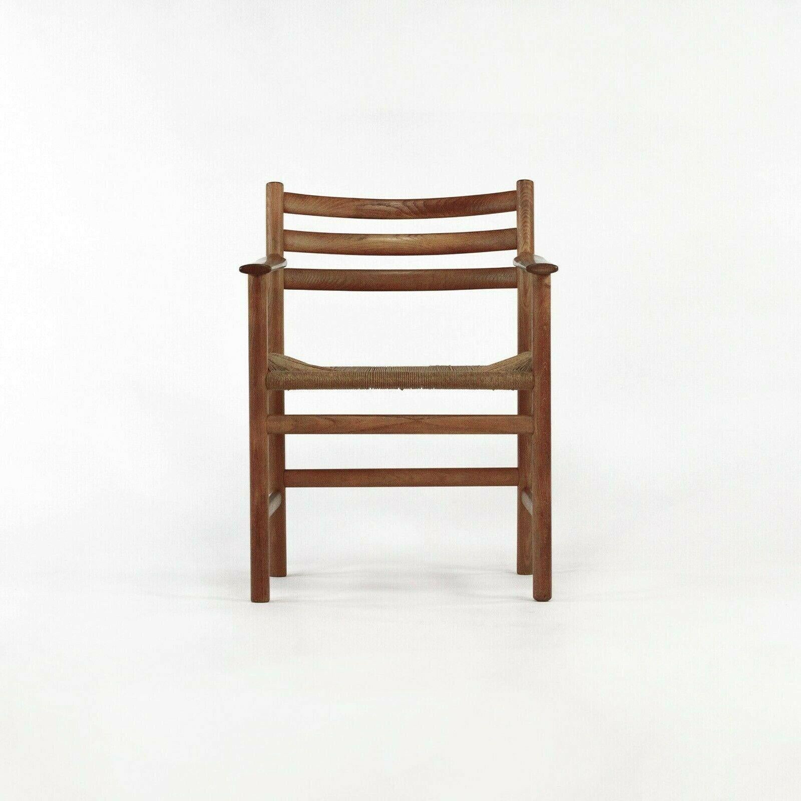 Listed for sale is a 1960s vintage Poul Volther dining chair, model 351, produced by Soro Stolefabrik in Denmark. This is a classic example of Volther's work with lines that are reminiscent of other masters such as Borge Mogensen and Hans Wegner.