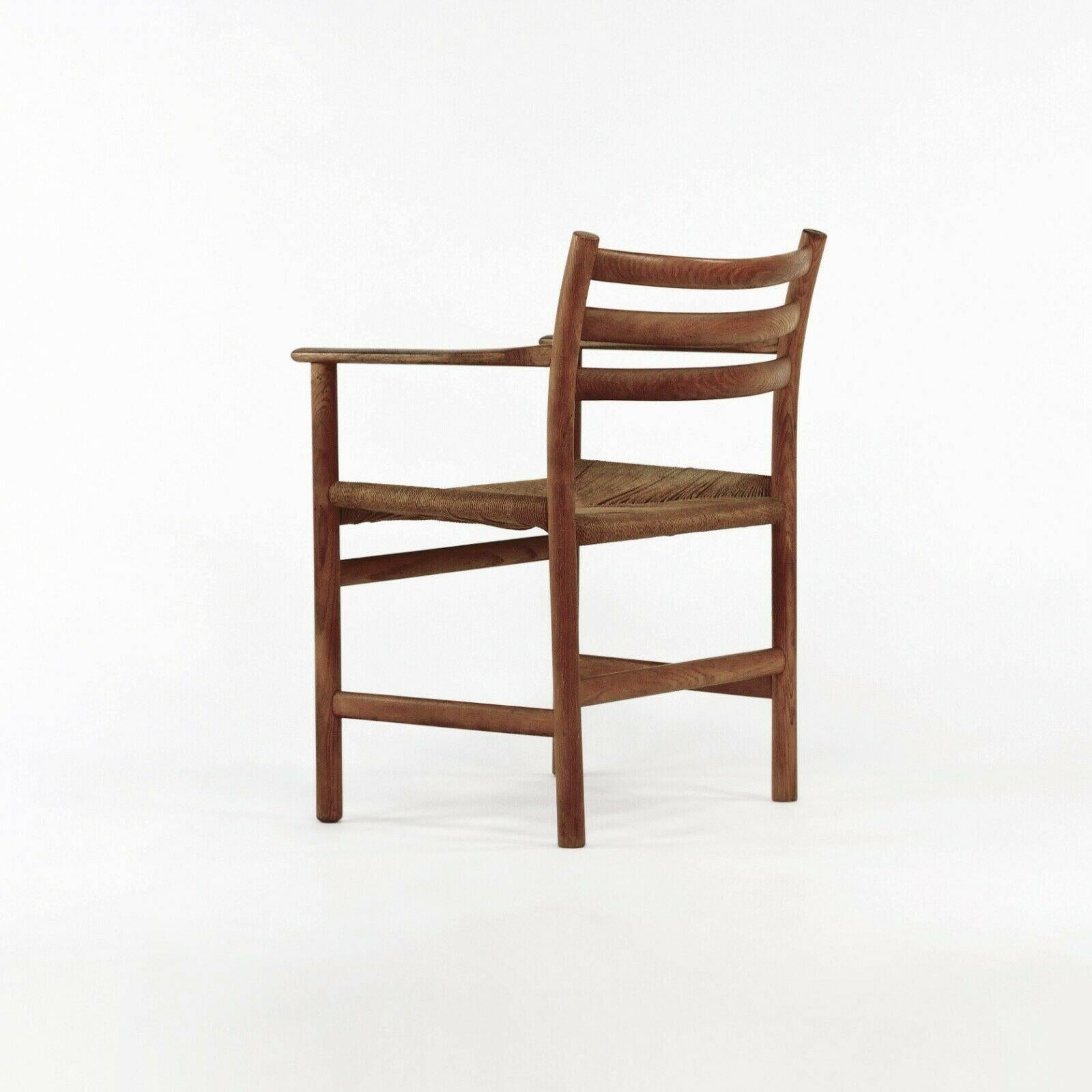 Milieu du XXe siècle Chaise à accoudoir de salle à manger modèle 351 des années 1960 par Poul Volther pour Soro Stolefabrik du Danemark en vente