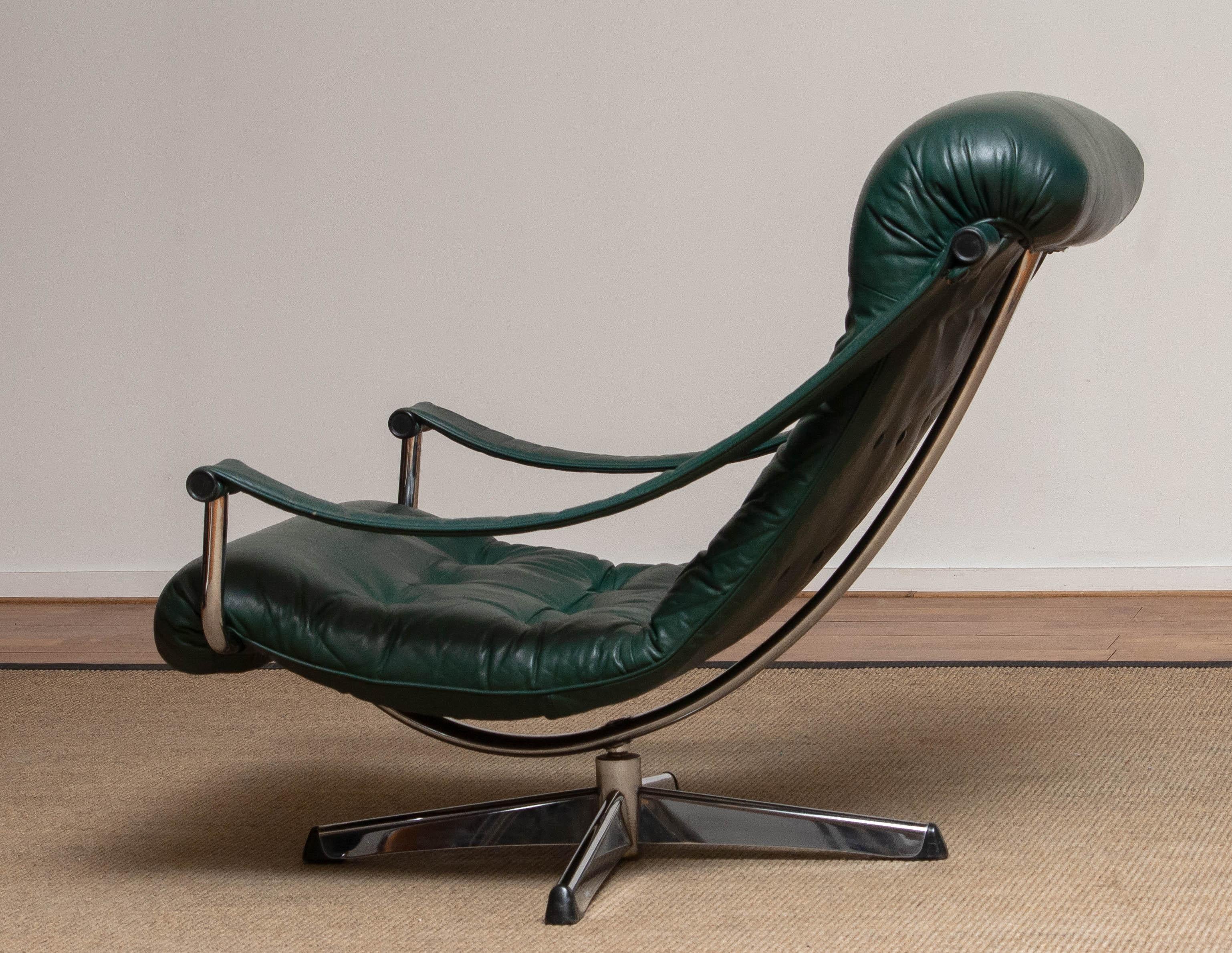 1960s Modern Design Oxford Green Leather and Chrome Swivel Chair by Göte Mobler 4