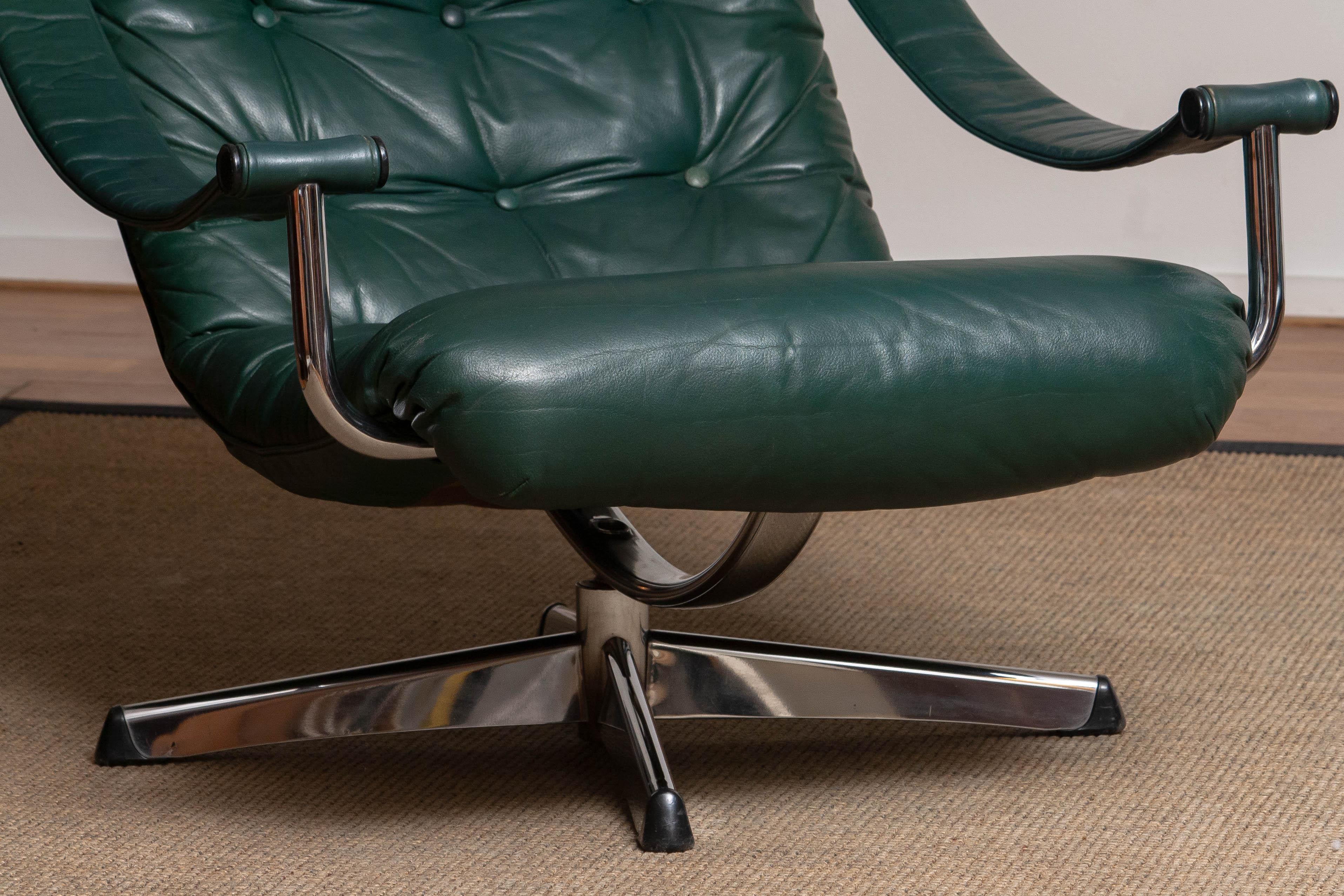 1960s Modern Design Oxford Green Leather and Chrome Swivel Chair by Göte Mobler 6