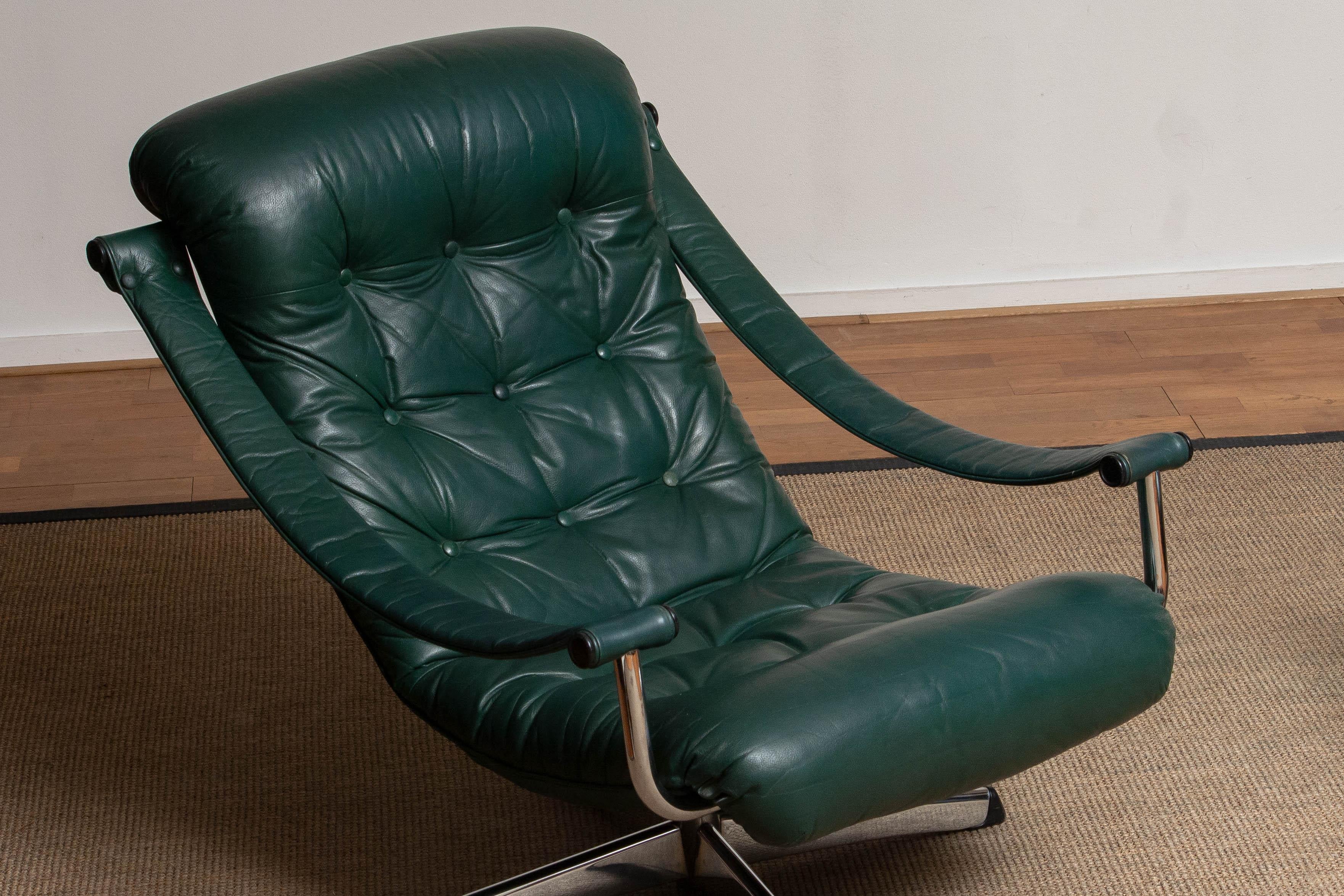 1960s Modern Design Oxford Green Leather and Chrome Swivel Chair by Göte Mobler 7