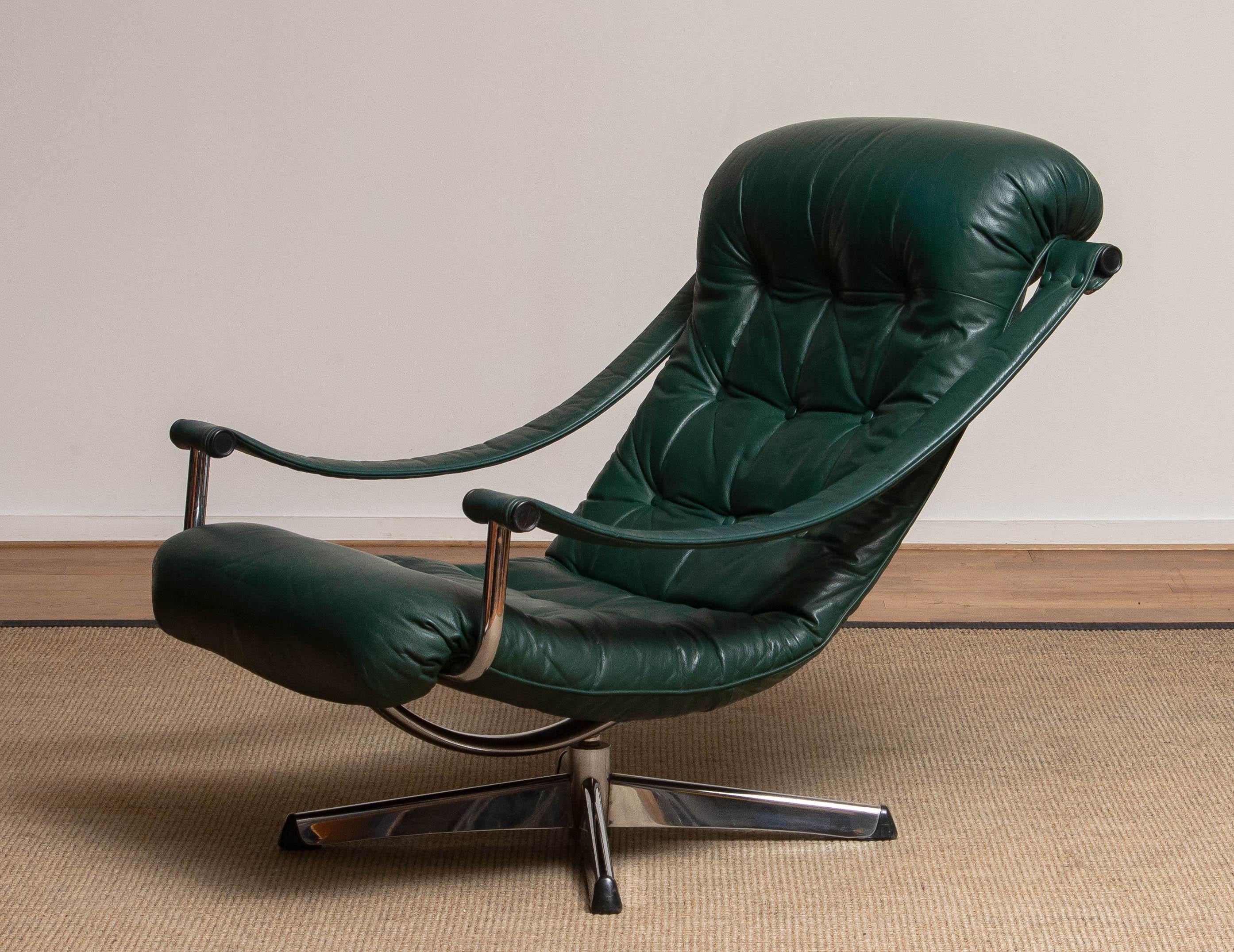 Swedish 1960s Modern Design Oxford Green Leather and Chrome Swivel Chair by Göte Mobler