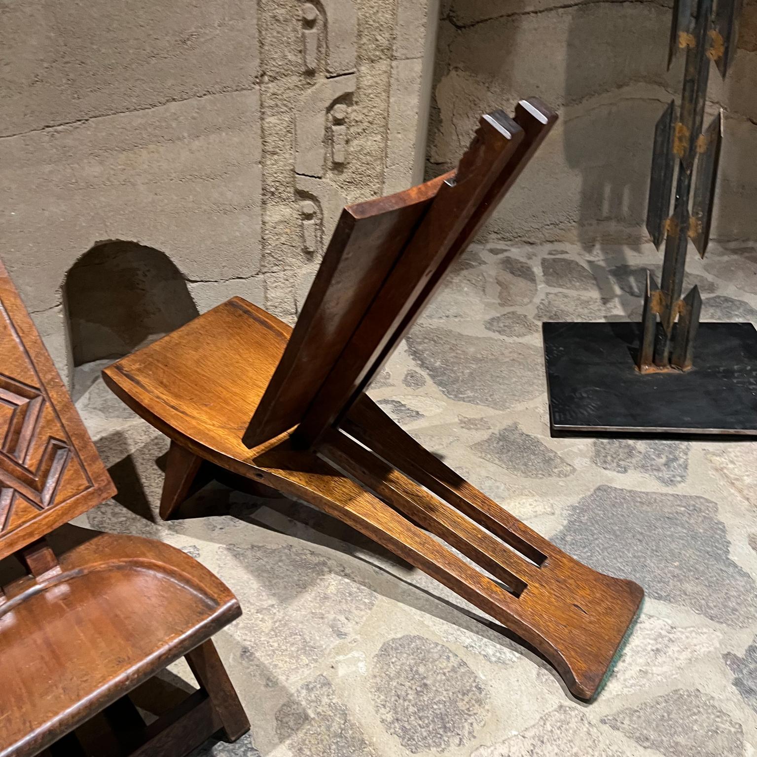 Chaises de chefs de cérémonie africaines des années 1960, sculptées à la main en vente 5