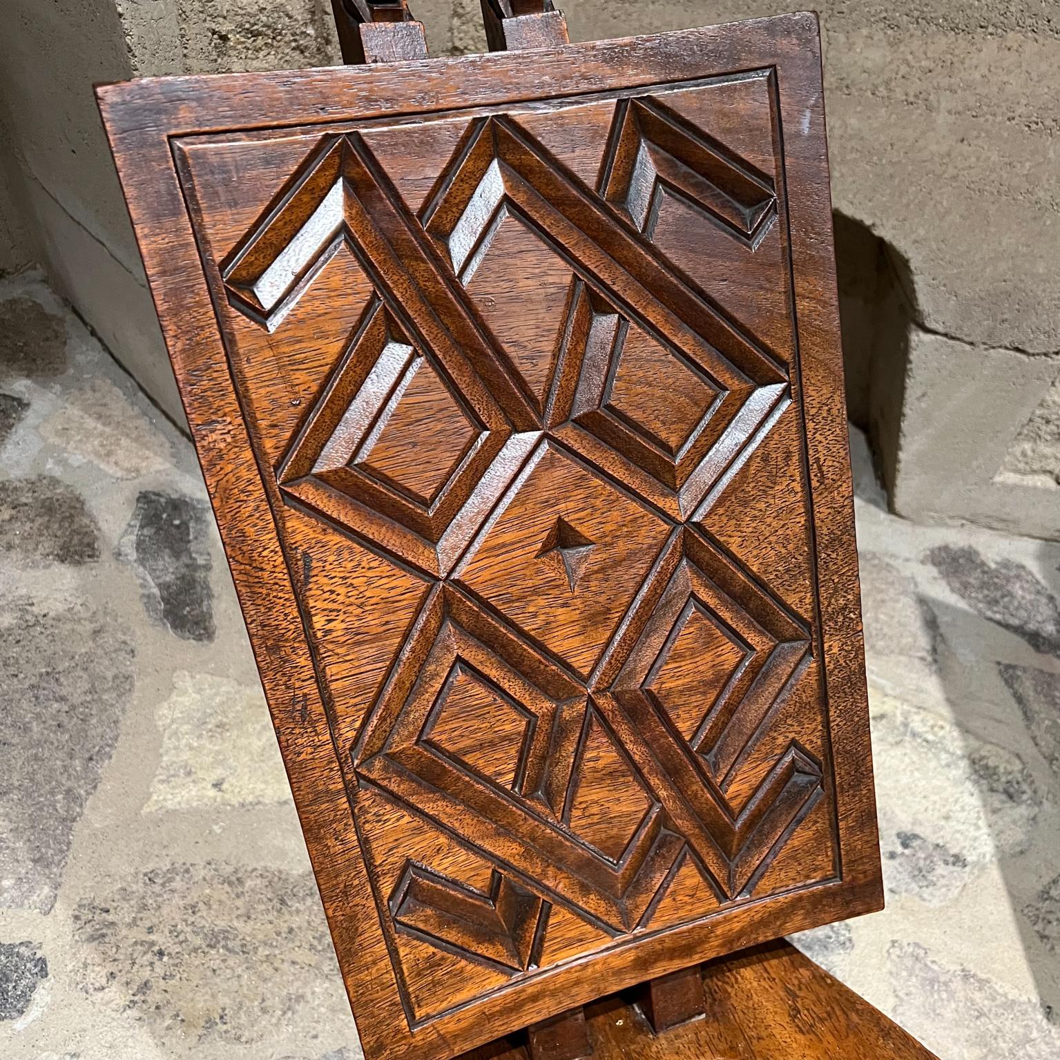 African Ceremonial Chief Chairs Hand Carved Wood 1960s In Good Condition For Sale In Chula Vista, CA