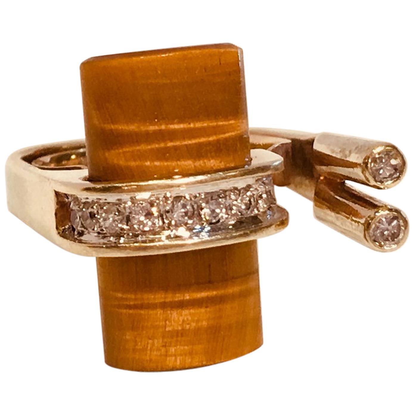 1960er Jahre Moderner asymmetrischer Tigerauge & Diamant Gelbgold Euro Shank Ring  im Angebot