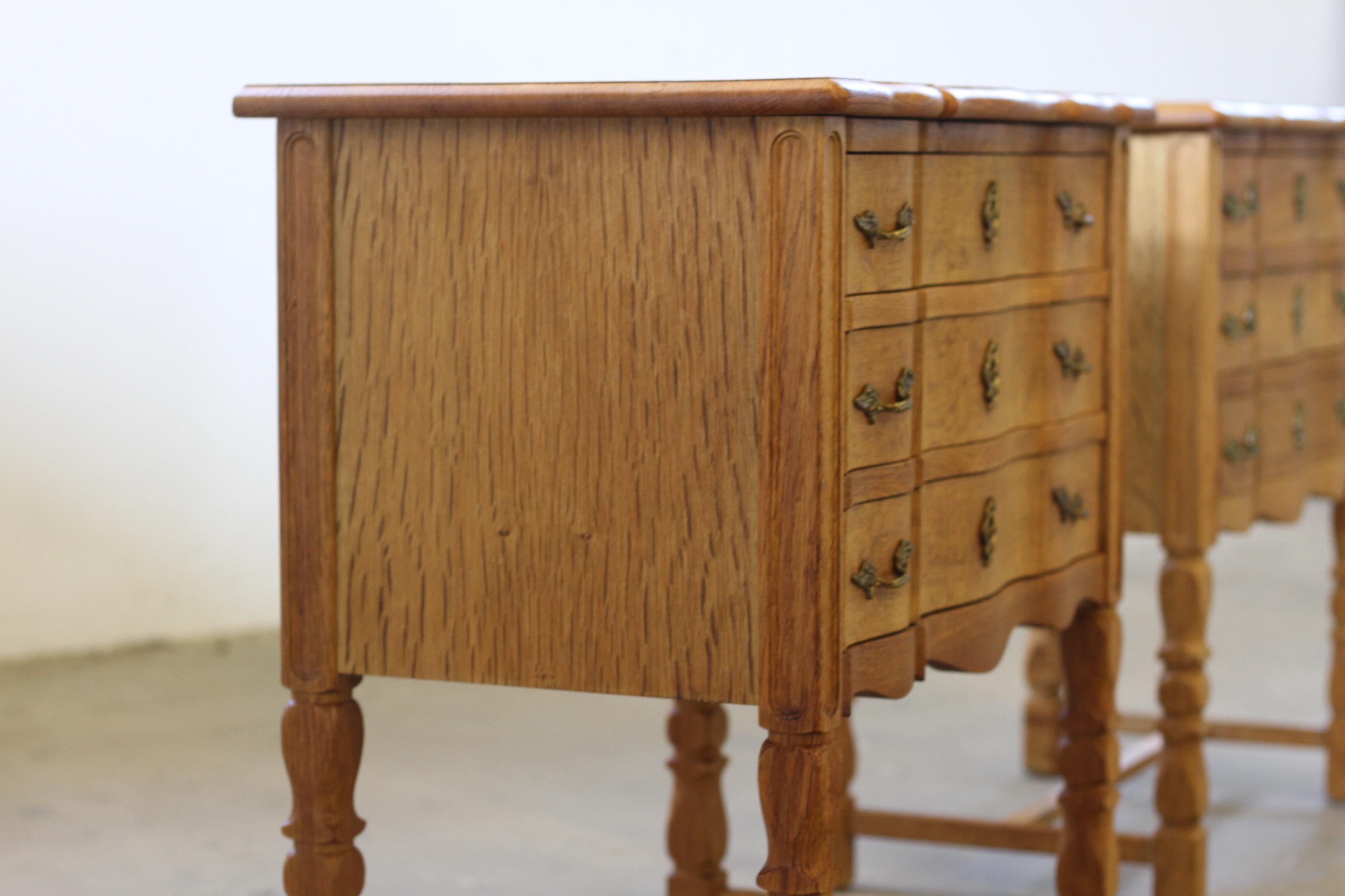 1960s Modern Danish Oak Dresser Cabinet style of Henning Kjærnulf, Denmark For Sale 7