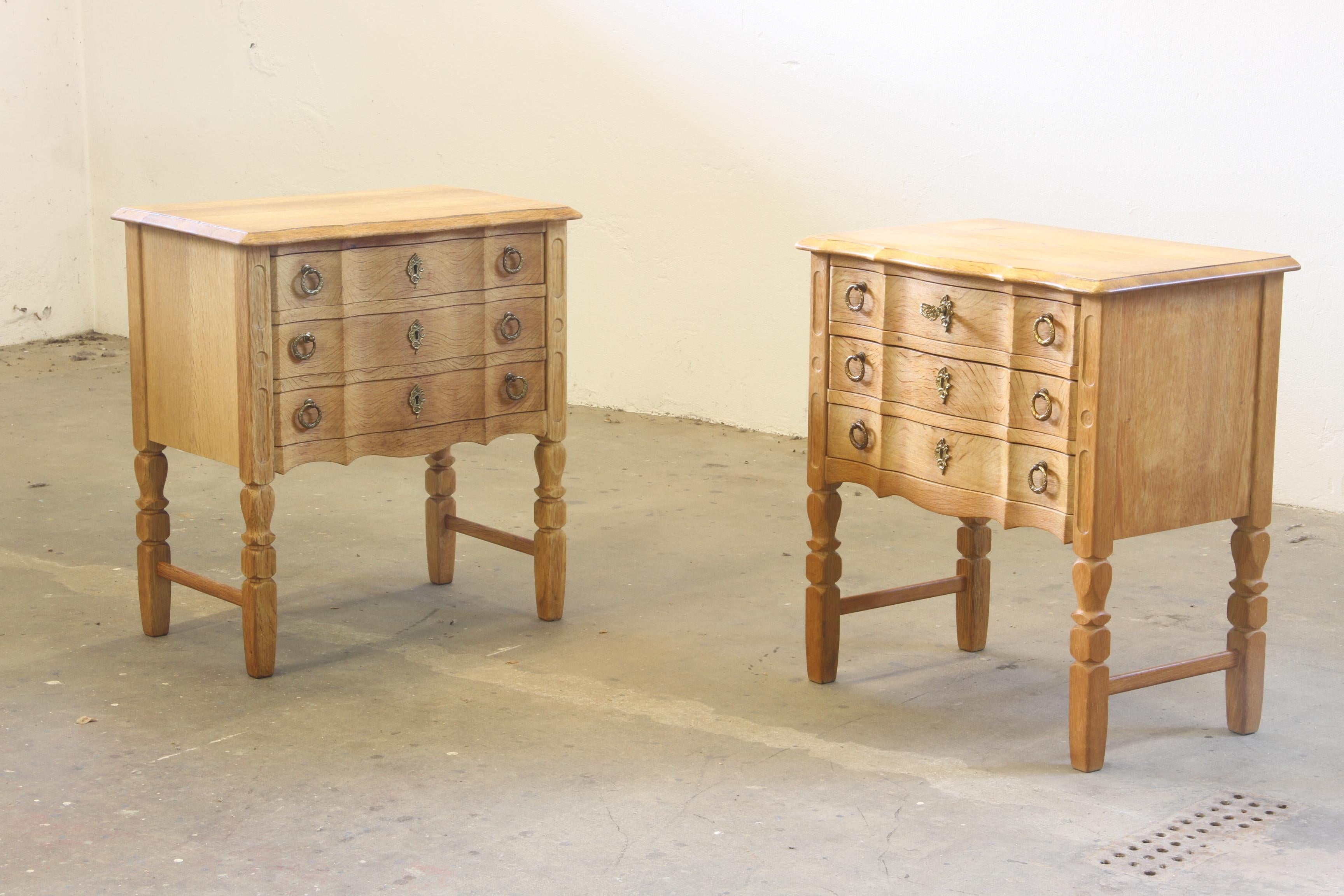 Commode danoise moderne en chêne des années 1960 style Henning Kjærnulf, Danemark en vente 7