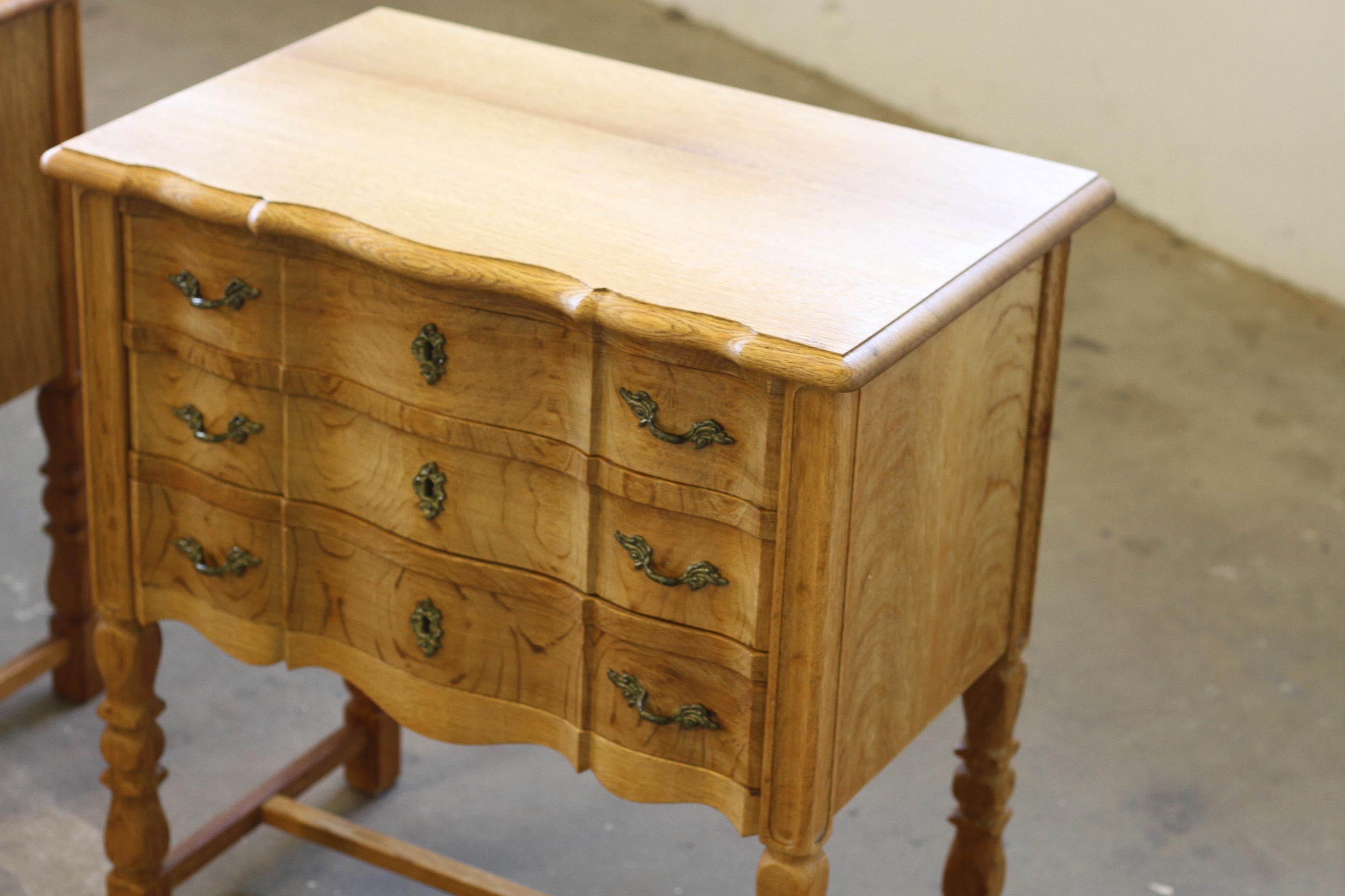 Mid-20th Century 1960s Modern Danish Oak Dresser Cabinet style of Henning Kjærnulf, Denmark For Sale