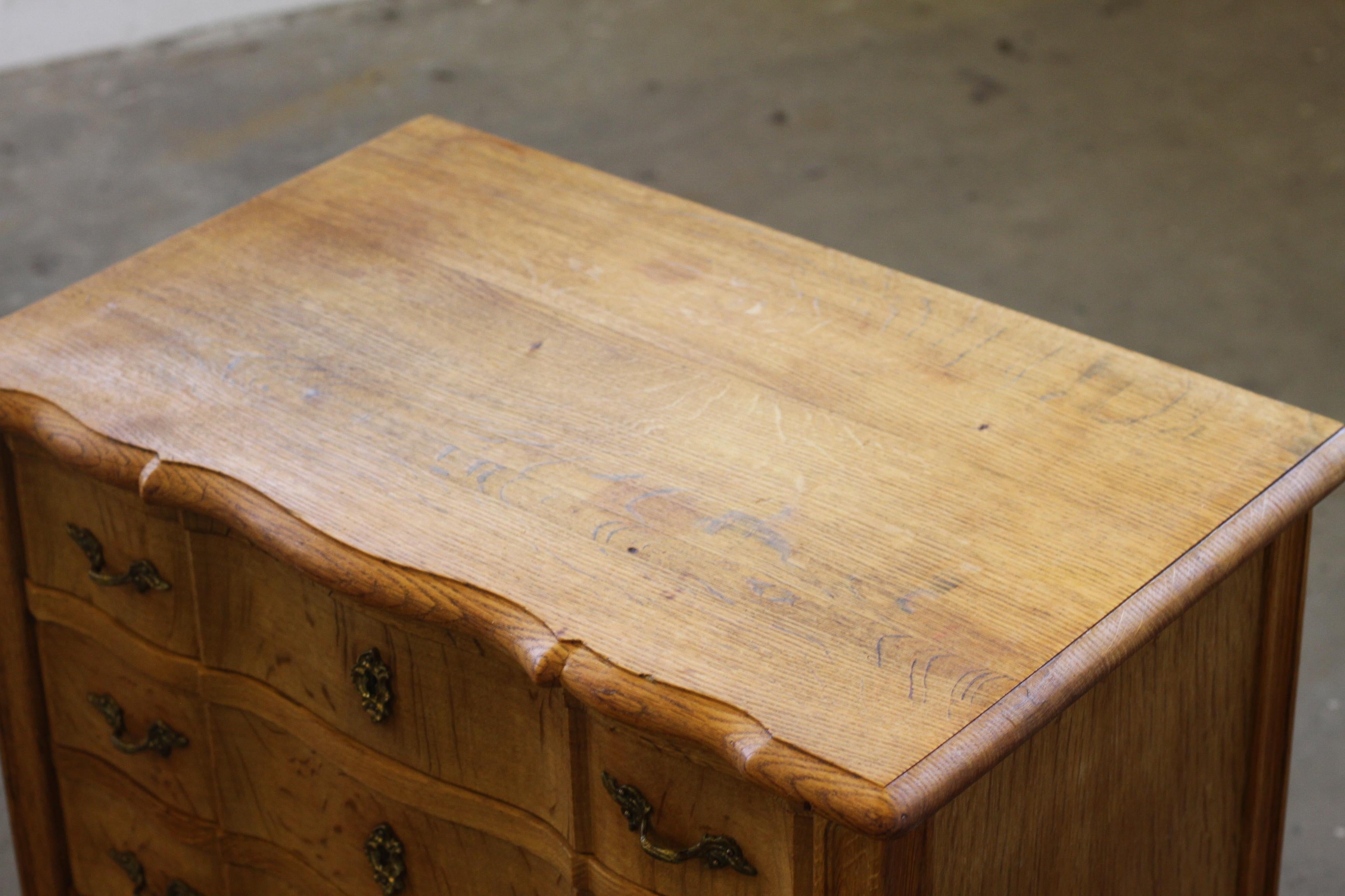 1960s Modern Danish Oak Dresser Cabinet style of Henning Kjærnulf, Denmark For Sale 3