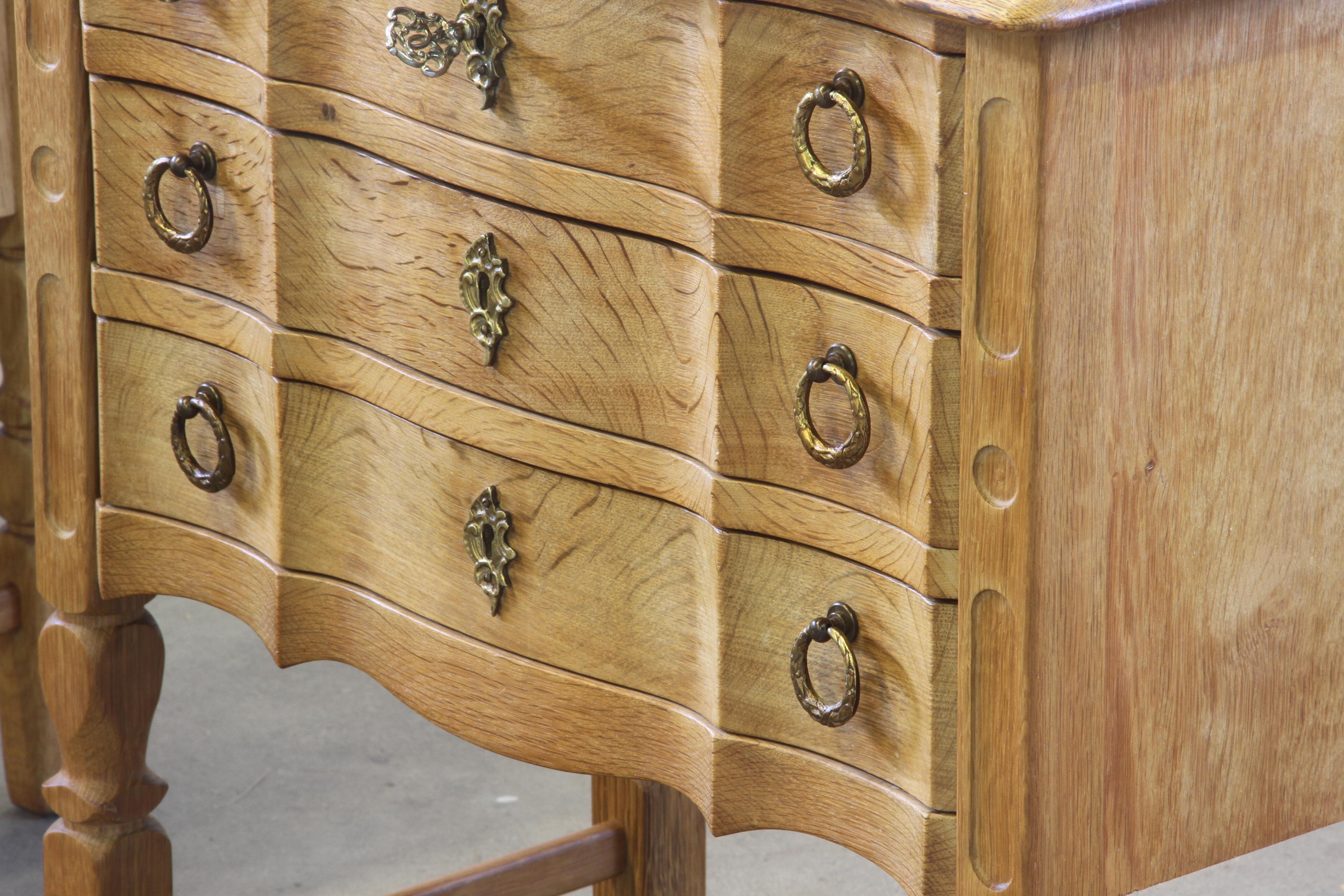 Commode danoise moderne en chêne des années 1960 style Henning Kjærnulf, Danemark en vente 1