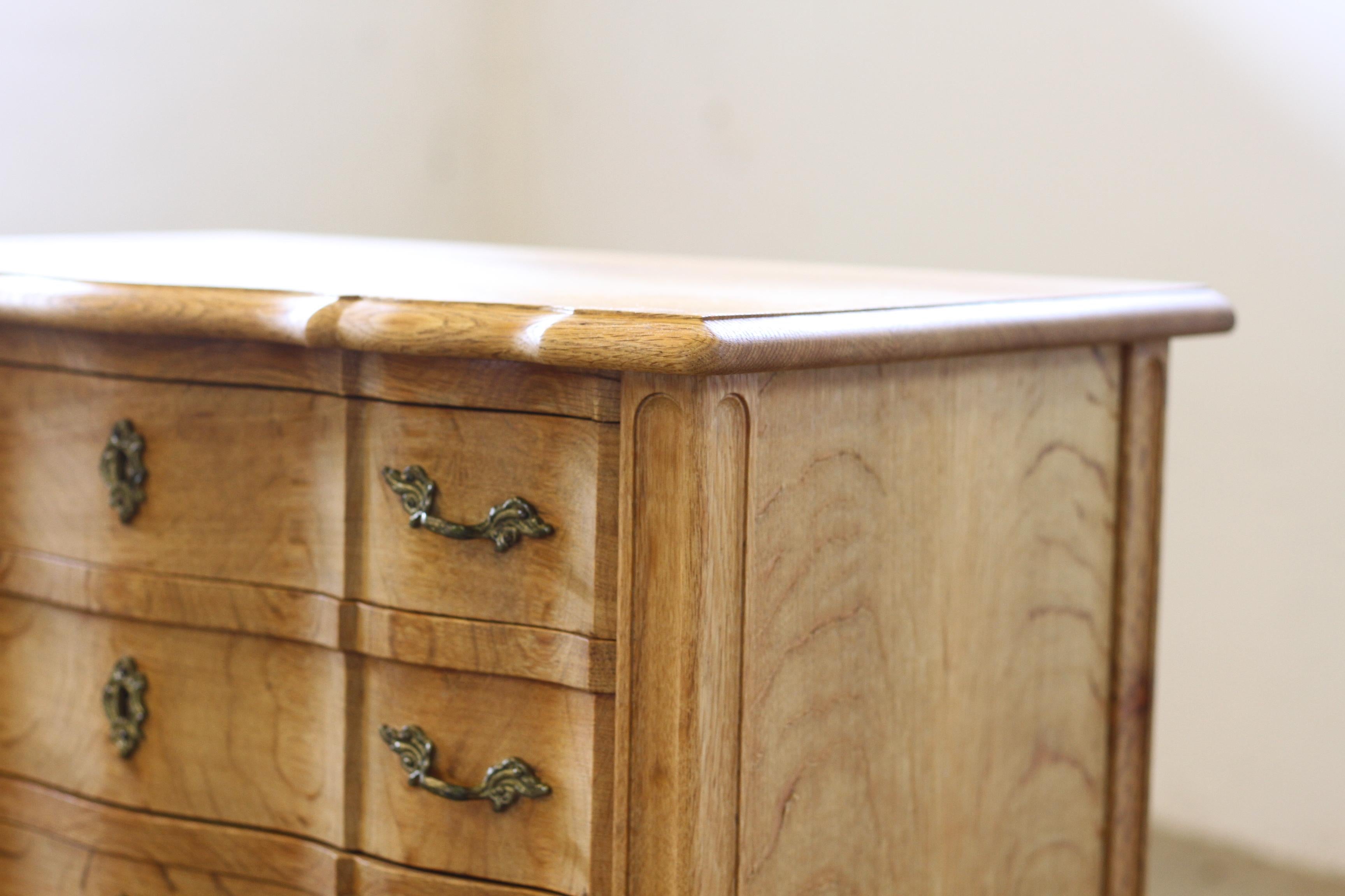 1960s Modern Danish Oak Dresser Cabinet style of Henning Kjærnulf, Denmark For Sale 4