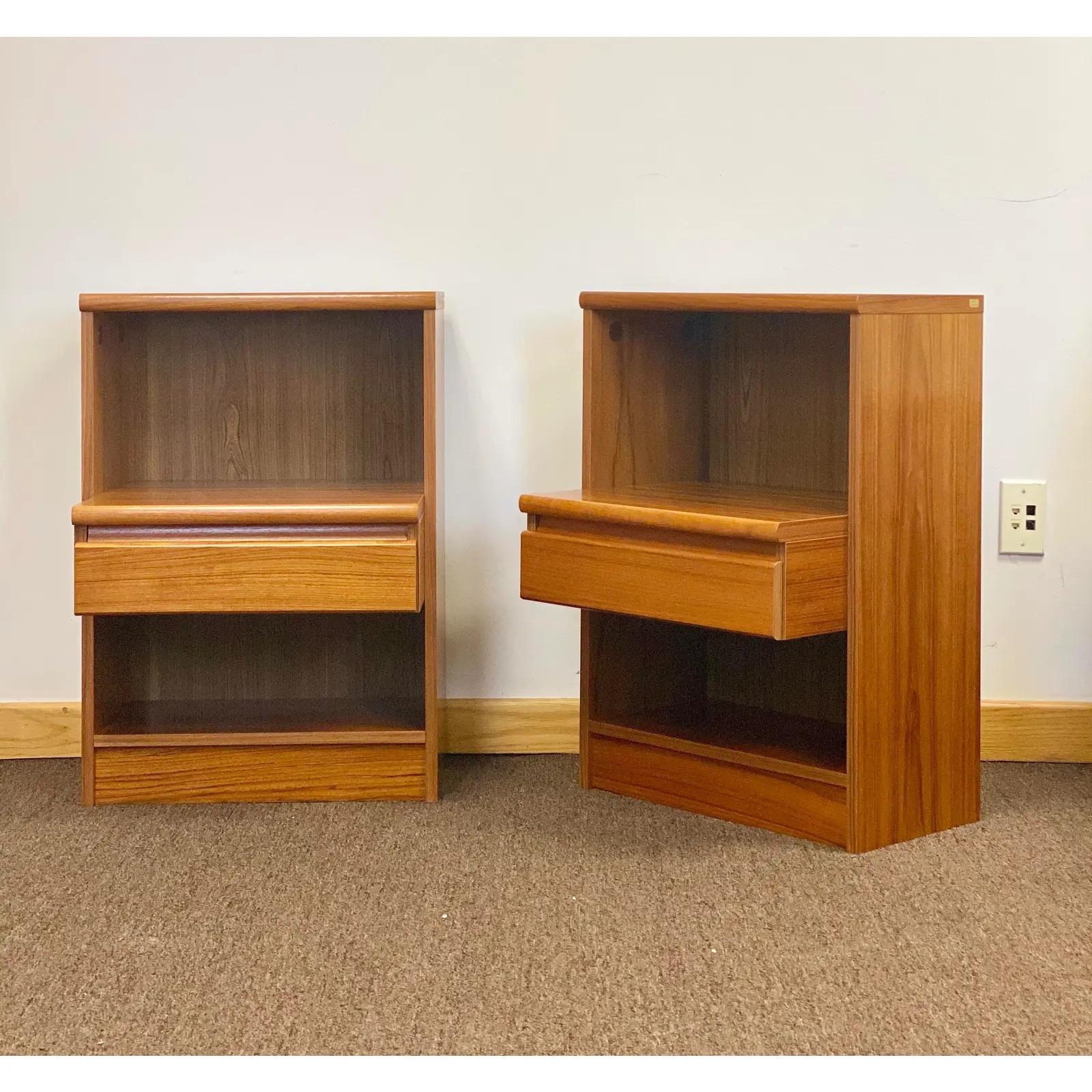 1960s Modern Danish Teak Nightstands, a Pair For Sale 3