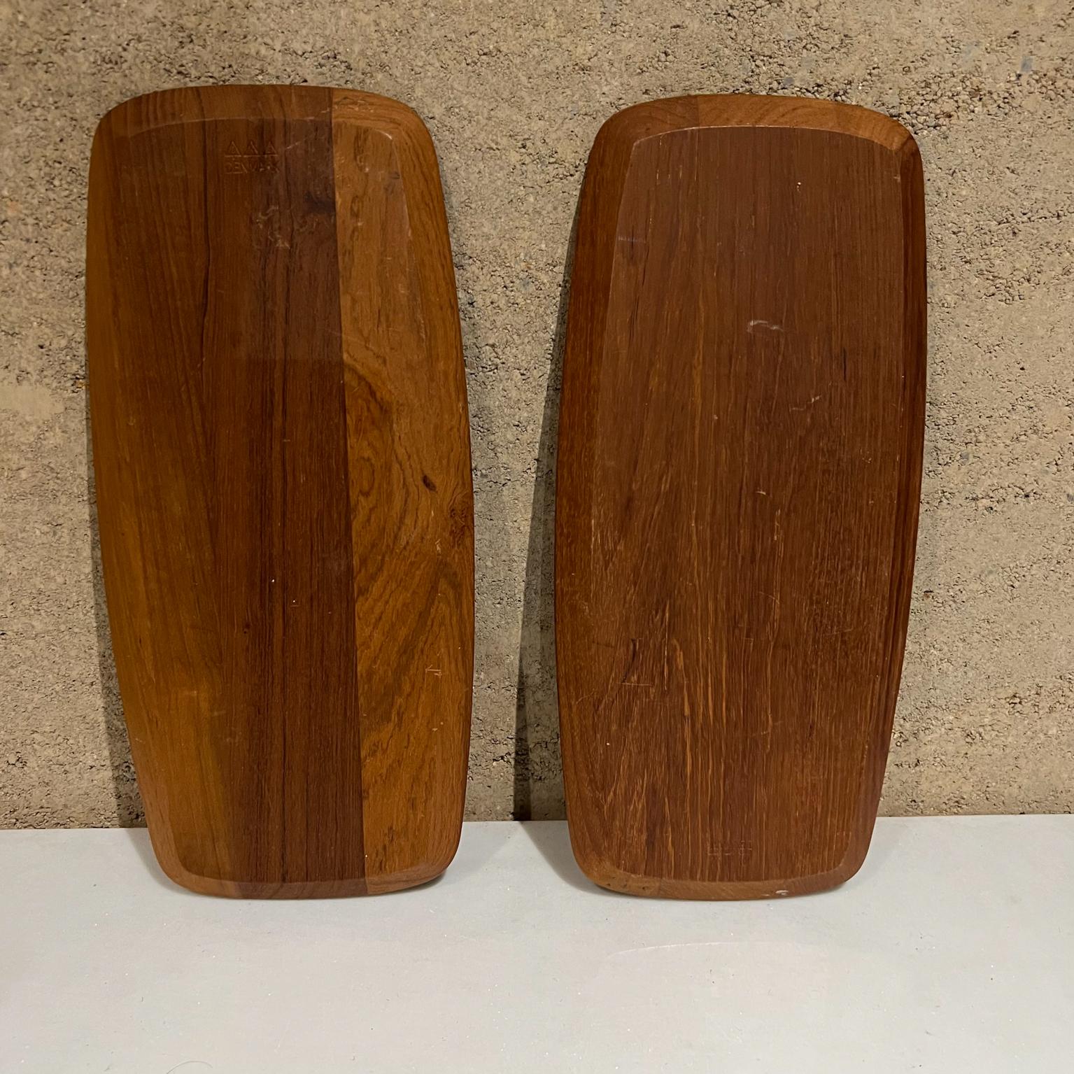1970s Denmark DKF Lundtofte Solid Teak Two Carving Boards Butcher Serving Tray In Good Condition In Chula Vista, CA
