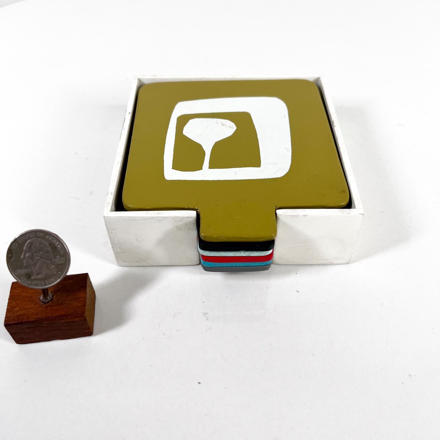 Set of 6 Vintage Modern Drink Coaster Abstract Design
4.38 x 4.75 d x 1.5
Preowned vintage condition
See all images.
