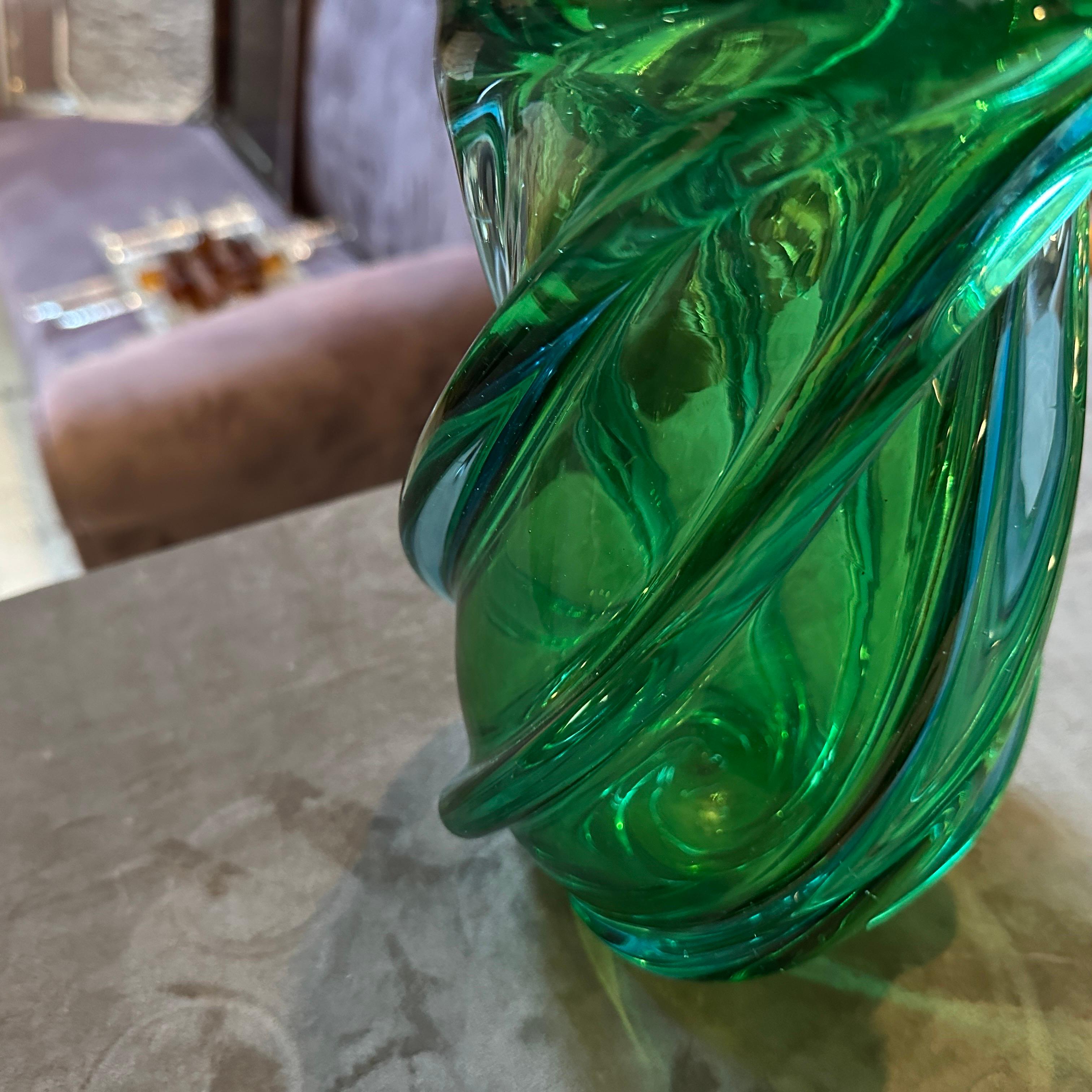 1960s Modern Green Uranium and Blue Murano Glass Vase by Seguso For Sale 2