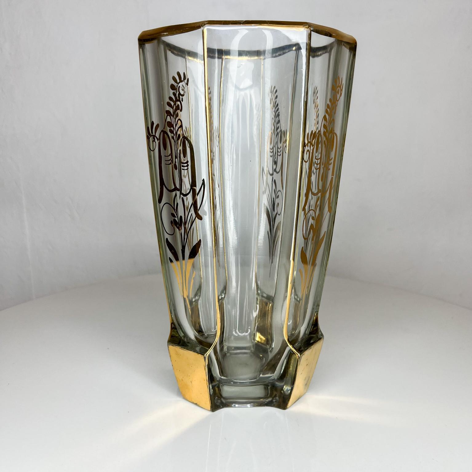 Mid Century-Hollywood Regency decorative glass Vase with gold painted design.
No label or maker information present
9.88 h x 5.88 in diameter
Preowned unrestored vintage condition.
See images please.


