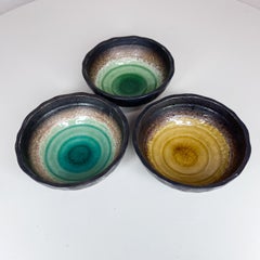 1960s Modern Japanese Small Enamel Bowl Set of Three Varied Colors Tripod Base