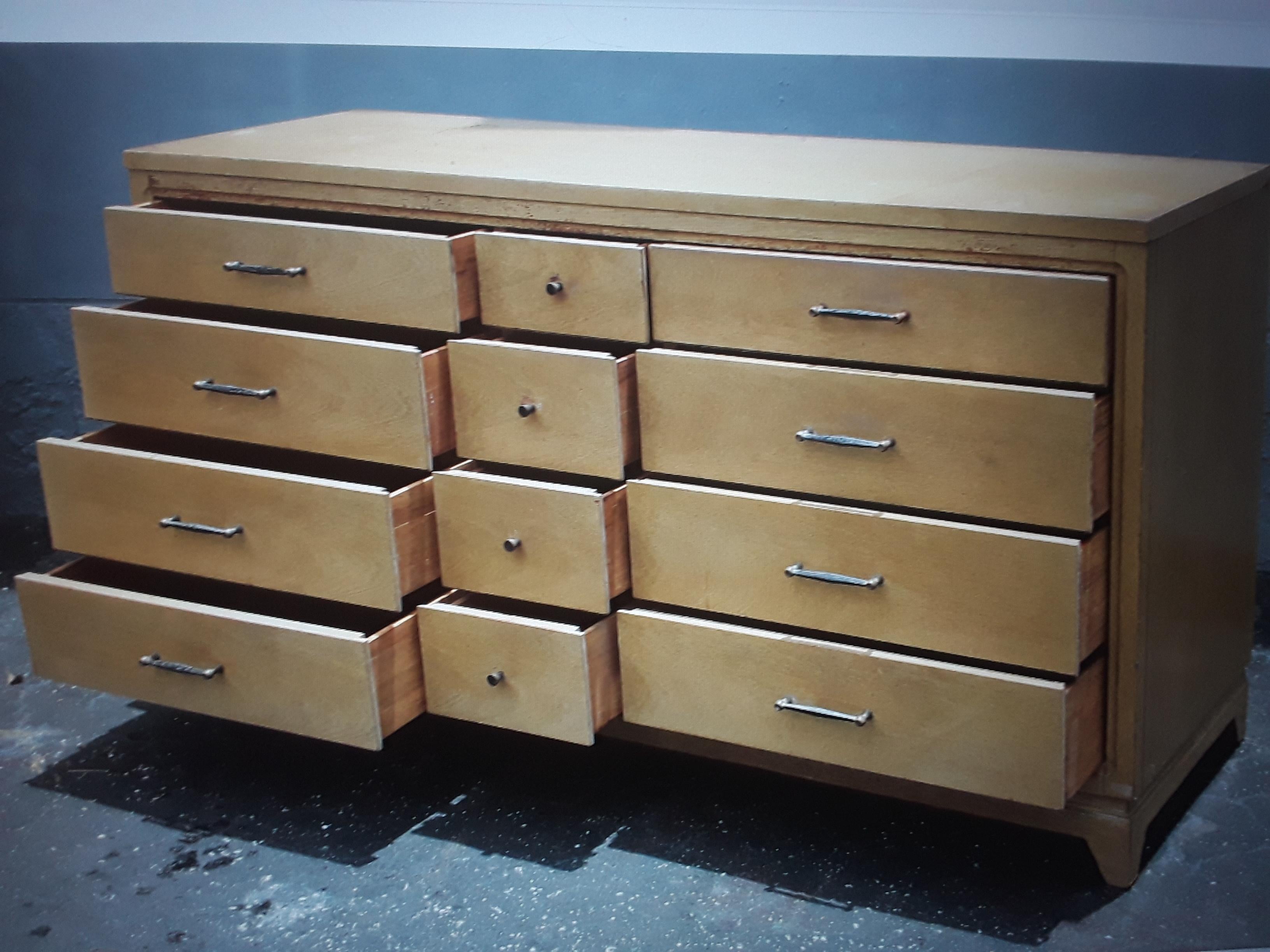 1960's Modern Light Toned Wood 12 Drawer Standard Dresser w/Unique Hardware For Sale 3