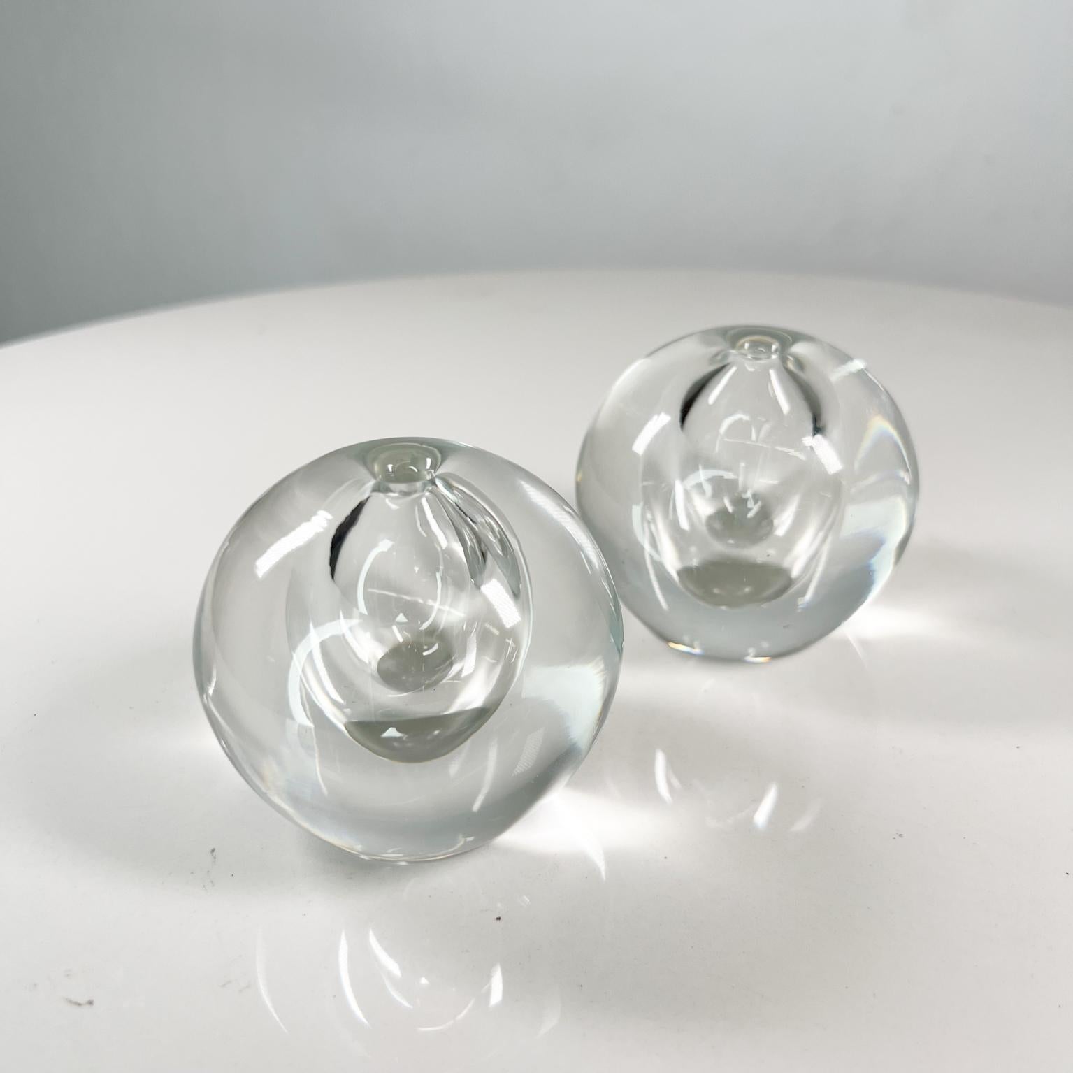 1960s Modern Orb Globe Art Glass vases Style of Rosenthal Studio Line
Unmarked
2.5 tall x 2.75 diameter
Original vintage unrestored preowned condition
See images provided.
 