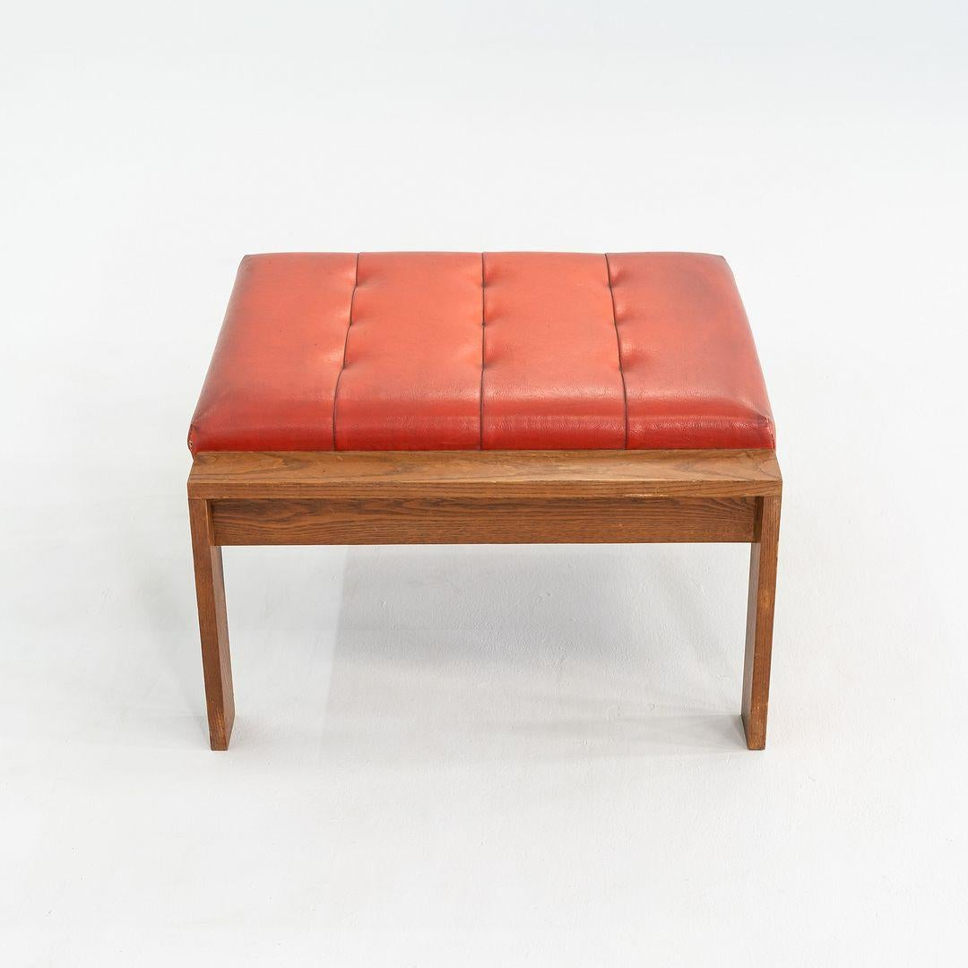 Américain 1960s Modern Ottoman Stool by C.I. Designs en vinyle Persimmon en vente