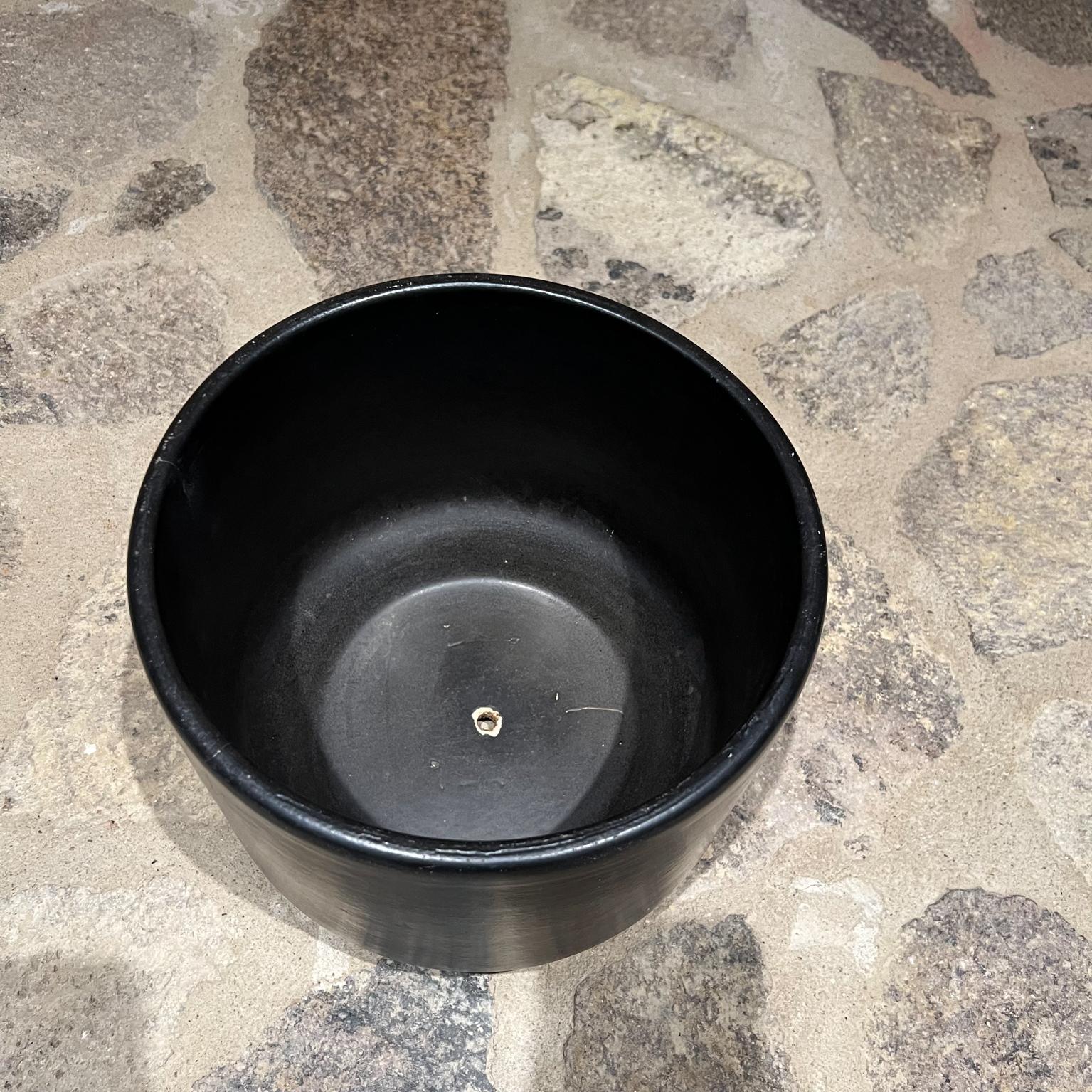Mid-Century Modern 1960s Modern Planter Pot Small Black La Verne, Calif Architectural Pottery For Sale