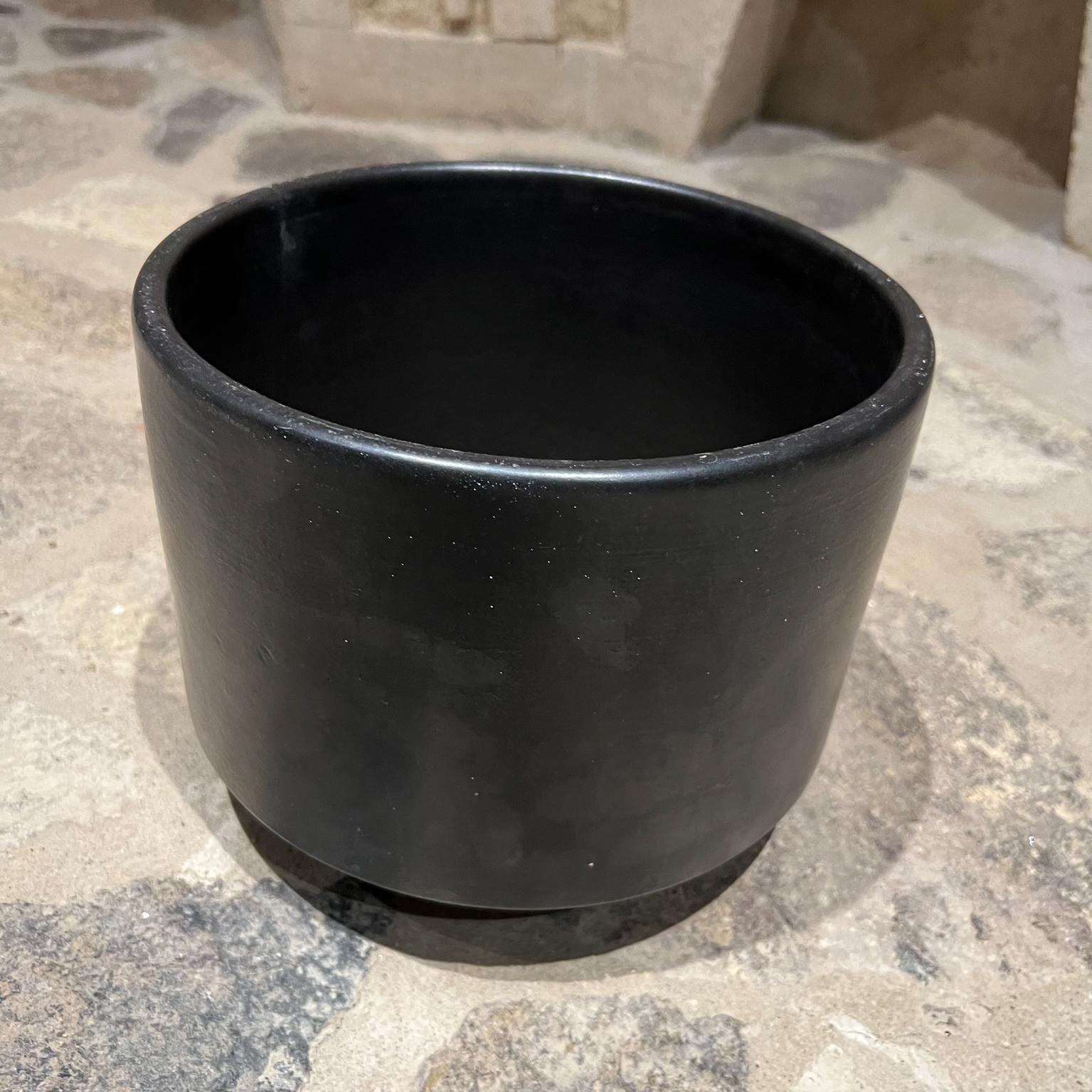1960s Modern Planter Pot Small Black La Verne, Calif Architectural Pottery In Good Condition For Sale In Chula Vista, CA